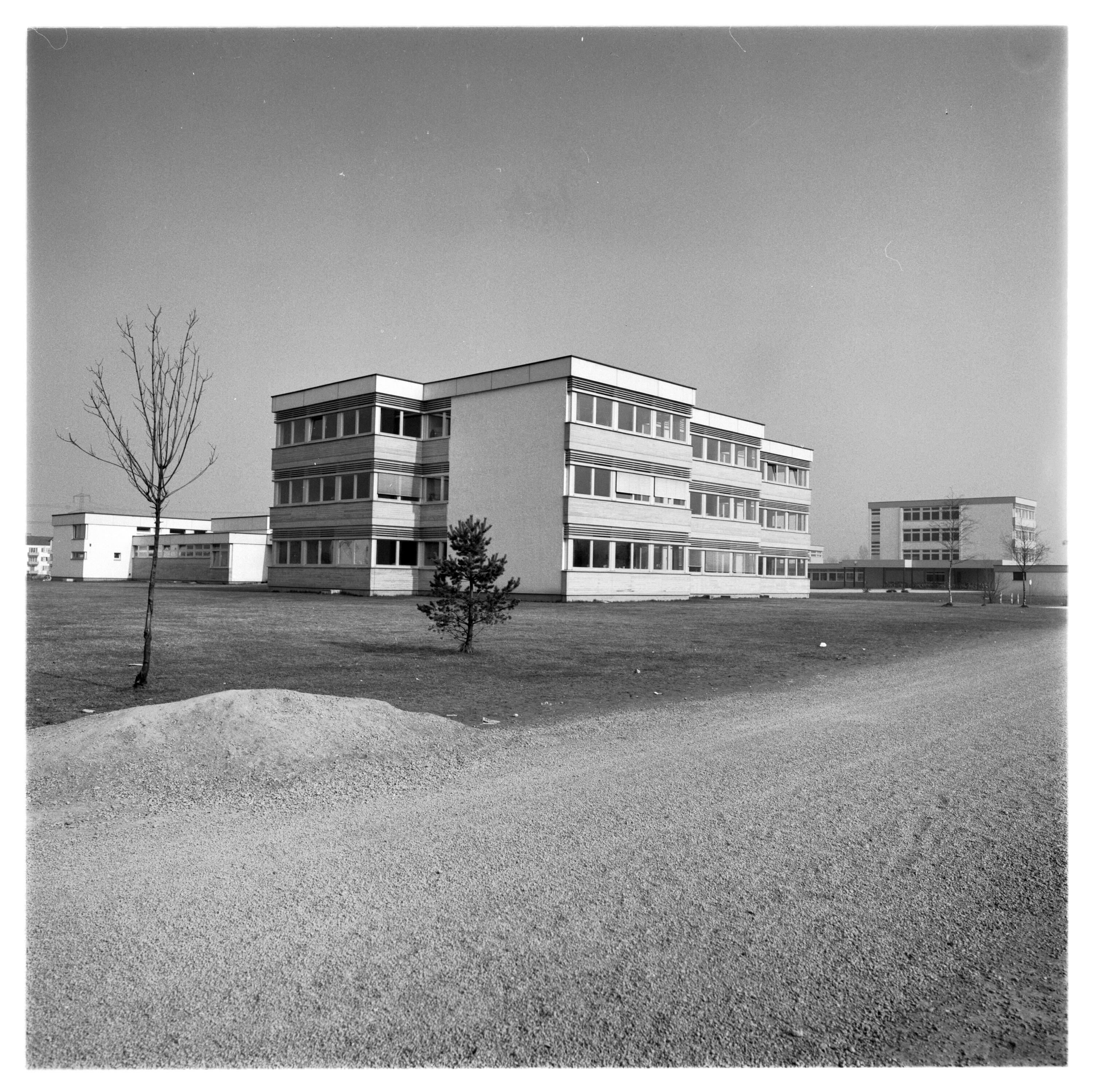 Volks- und Hauptschule Hohenems Herrenried></div>


    <hr>
    <div class=