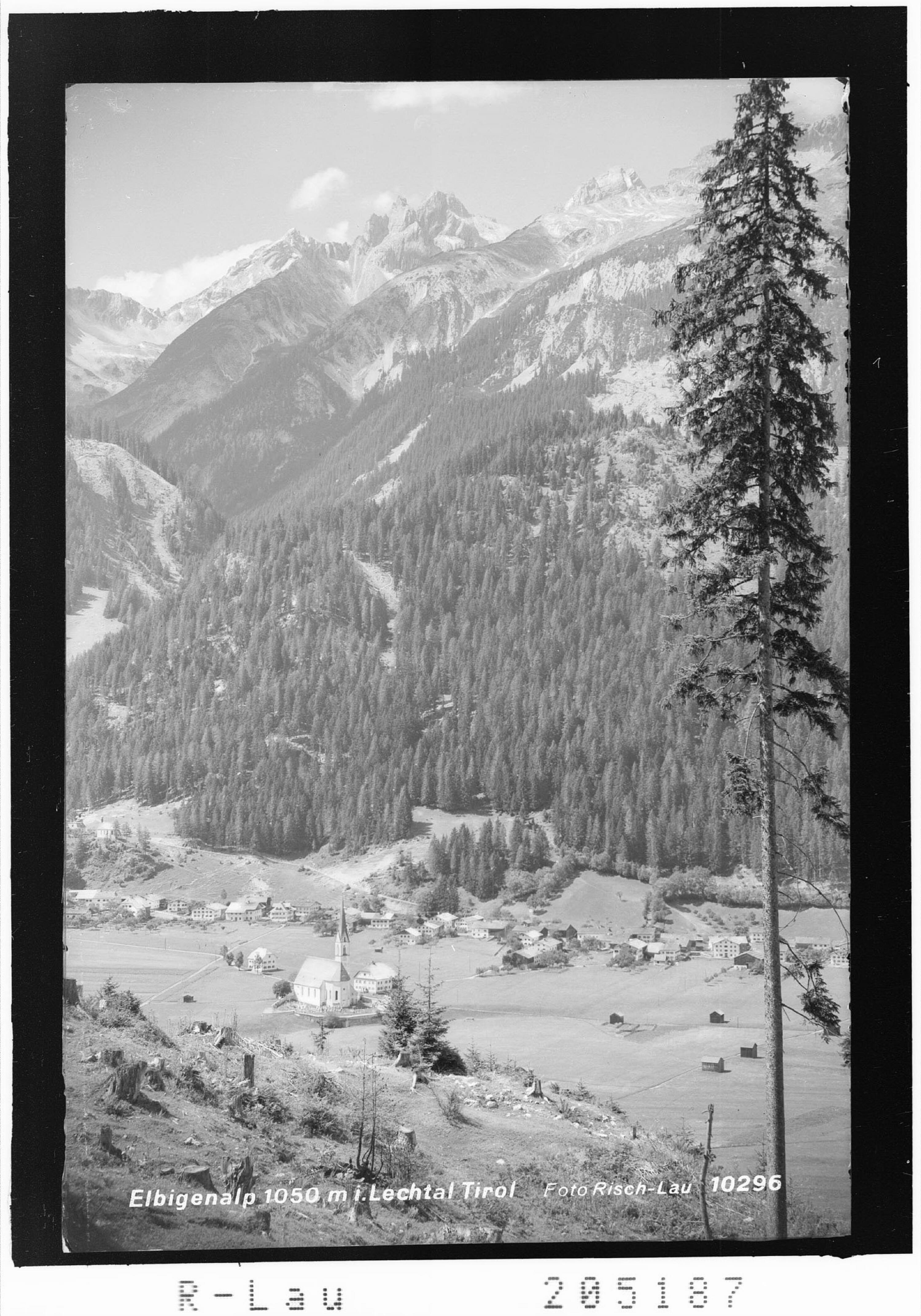 Elbigenalp 1050 m im Lechtal Tirol></div>


    <hr>
    <div class=