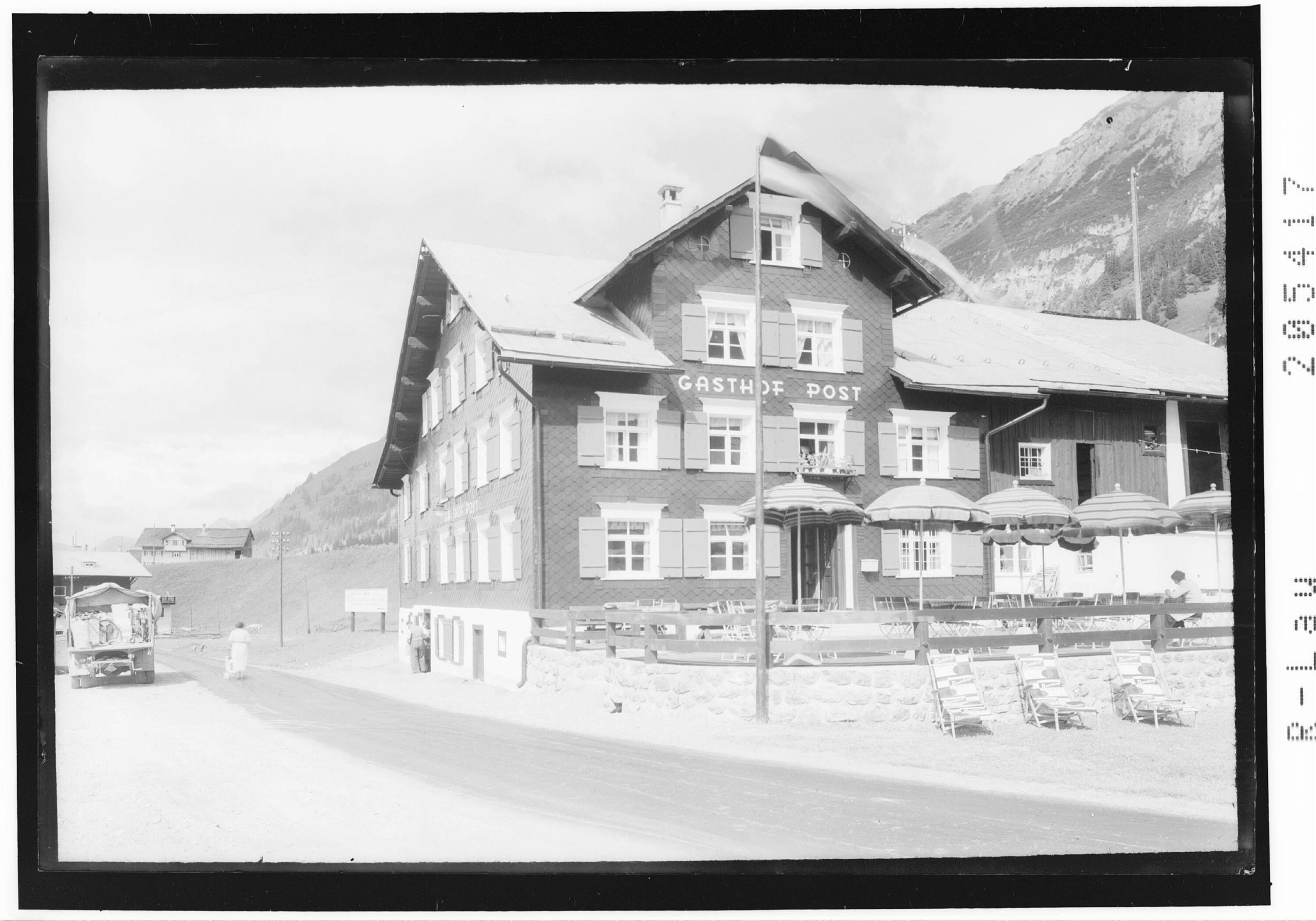 [Gasthof Post in Lech am Arlberg]></div>


    <hr>
    <div class=