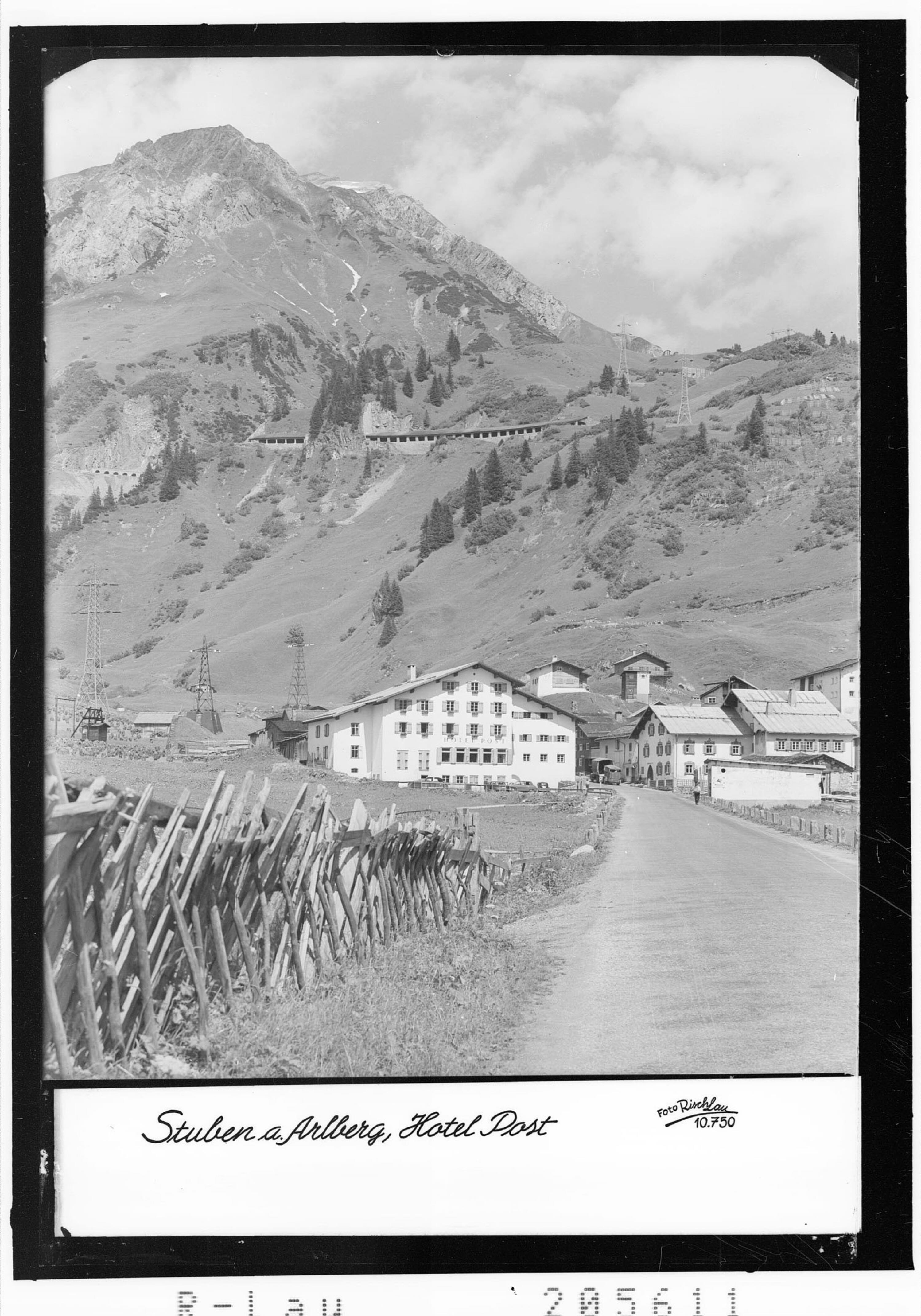 Stuben am Arlberg mit Flexenstrasse></div>


    <hr>
    <div class=