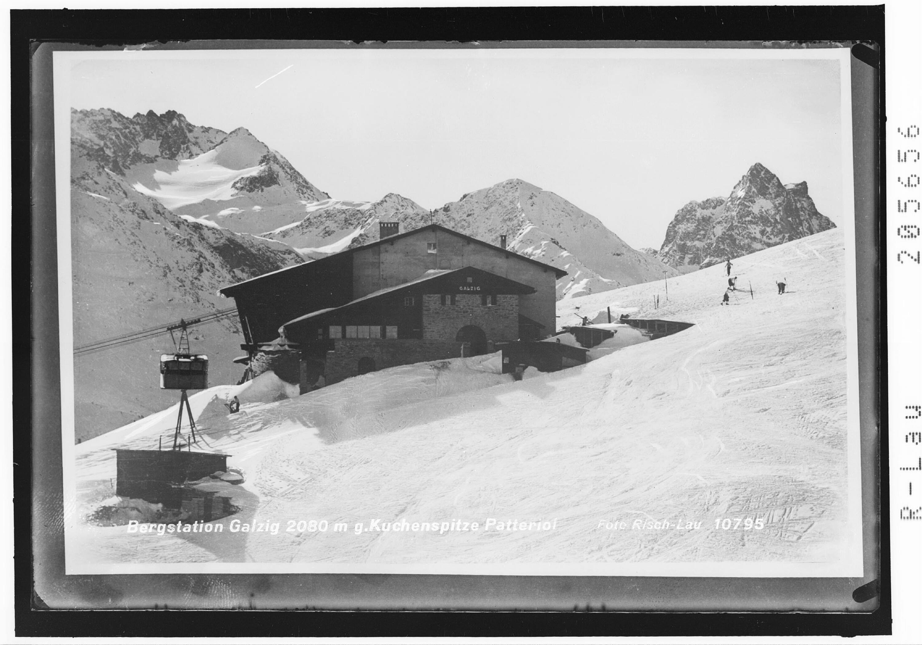 [Bergstation Galzig 2080 m gegen Kuchenspitze und Patteriol]></div>


    <hr>
    <div class=