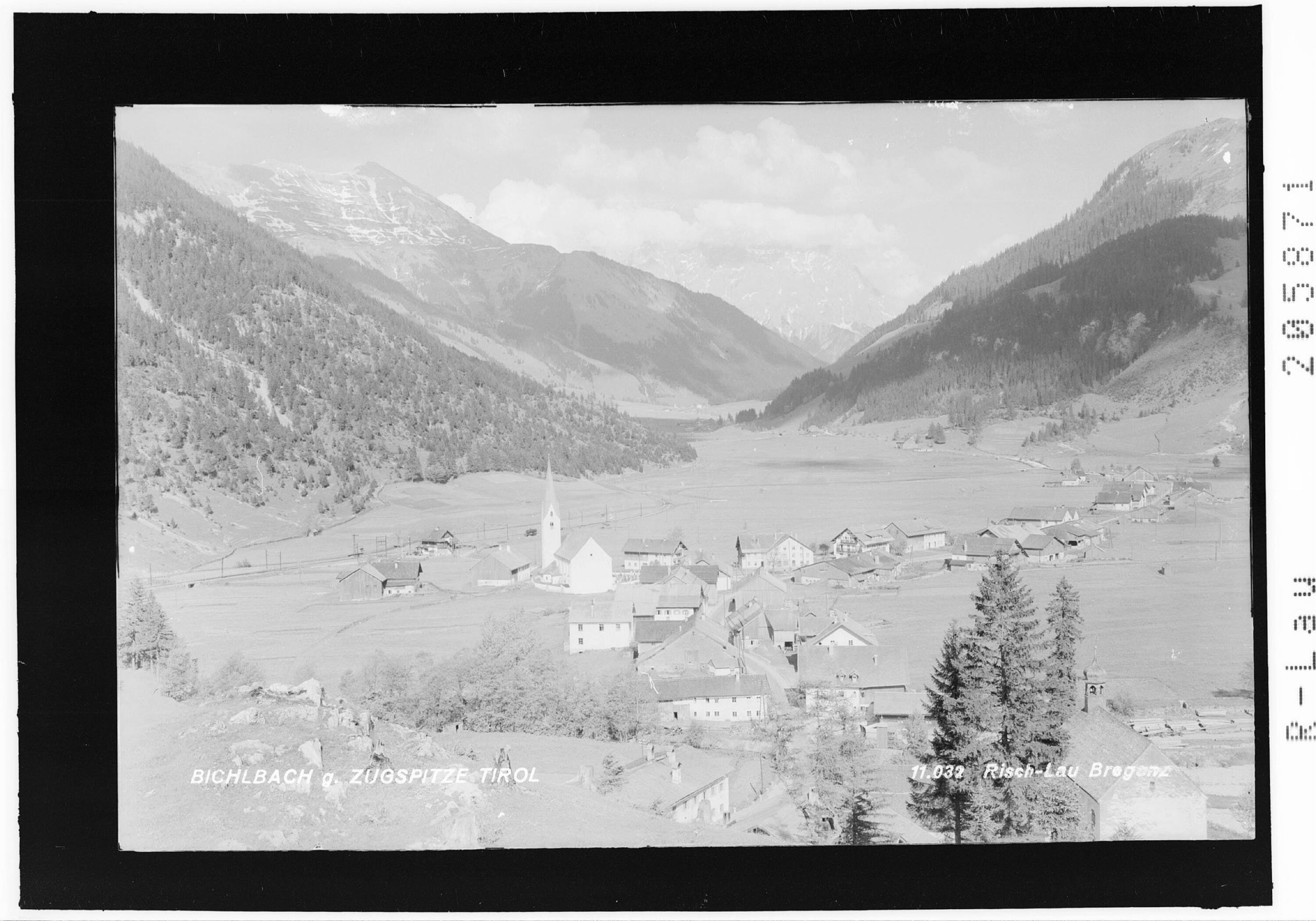 Bichlbach gegen Zugspitze / Tirol></div>


    <hr>
    <div class=