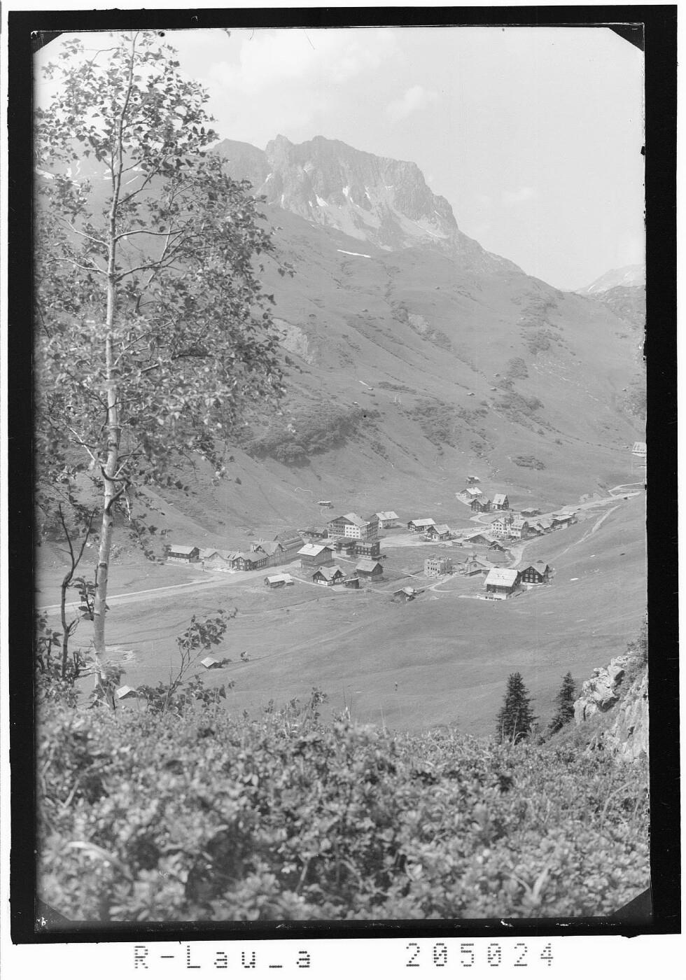 Zürs am Arlberg 1720 m gegen Omeshorn 2472 m