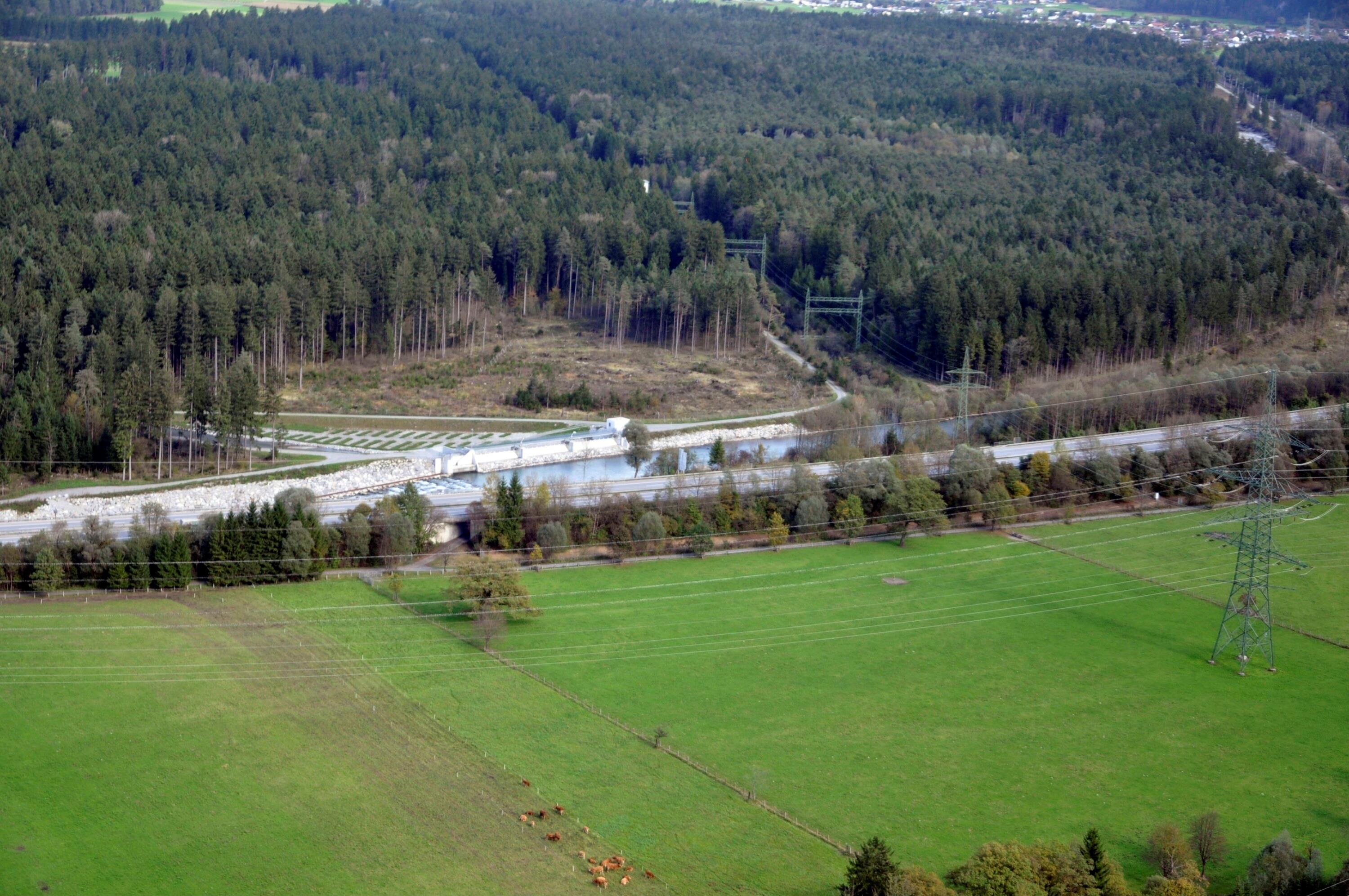 [Bludesch - Auwald, Lutz Kraftwerk]></div>


    <hr>
    <div class=