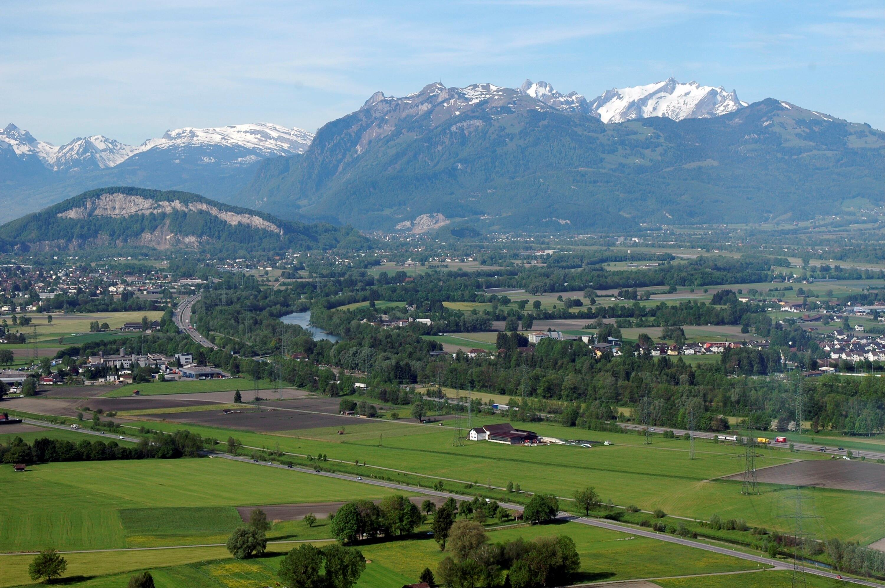 [Hohenems - Alter Rhein, Grenze Diepoldsau]></div>


    <hr>
    <div class=