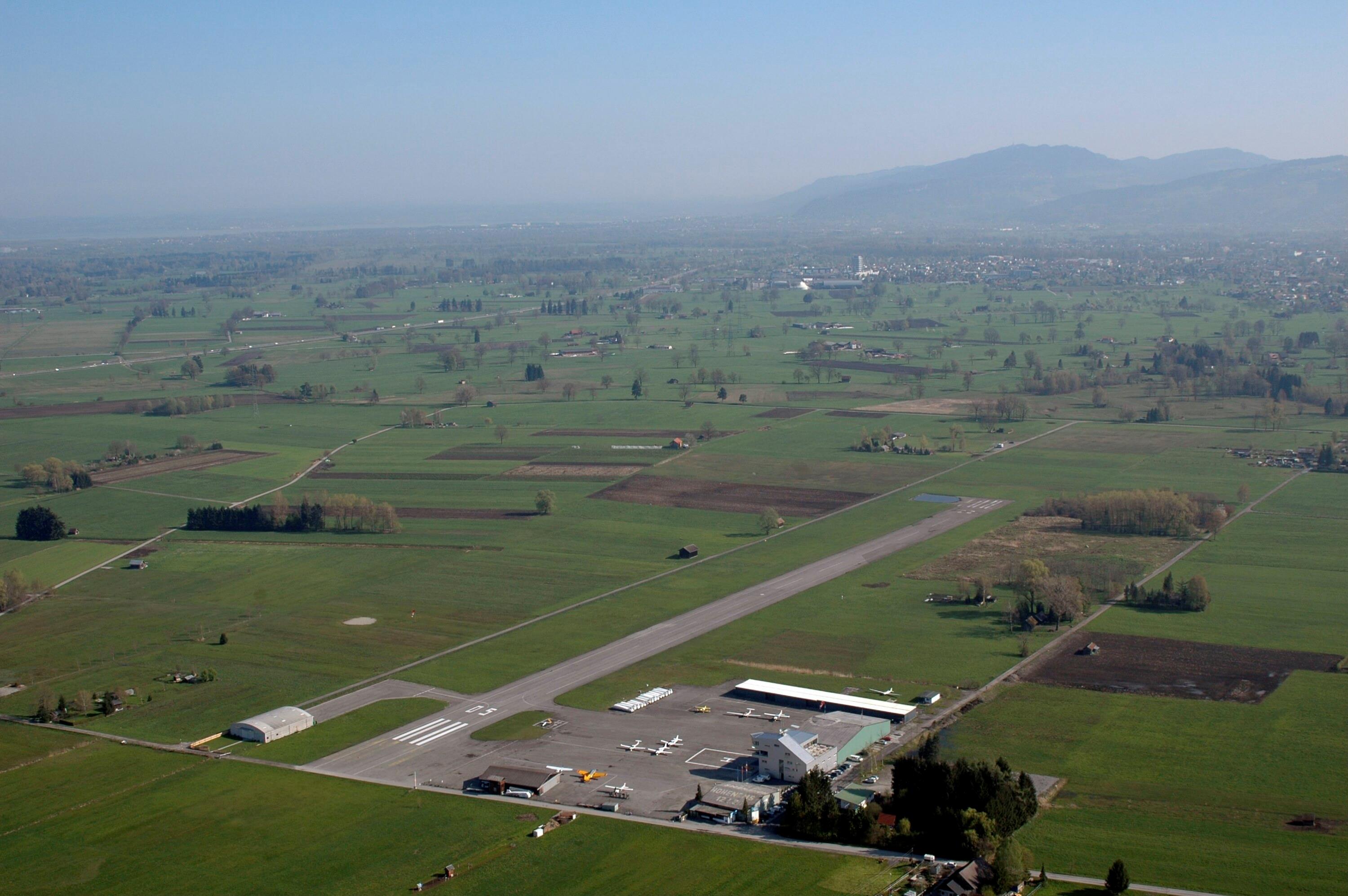 [Hohenems - Gmuand, Flugplatz]></div>


    <hr>
    <div class=