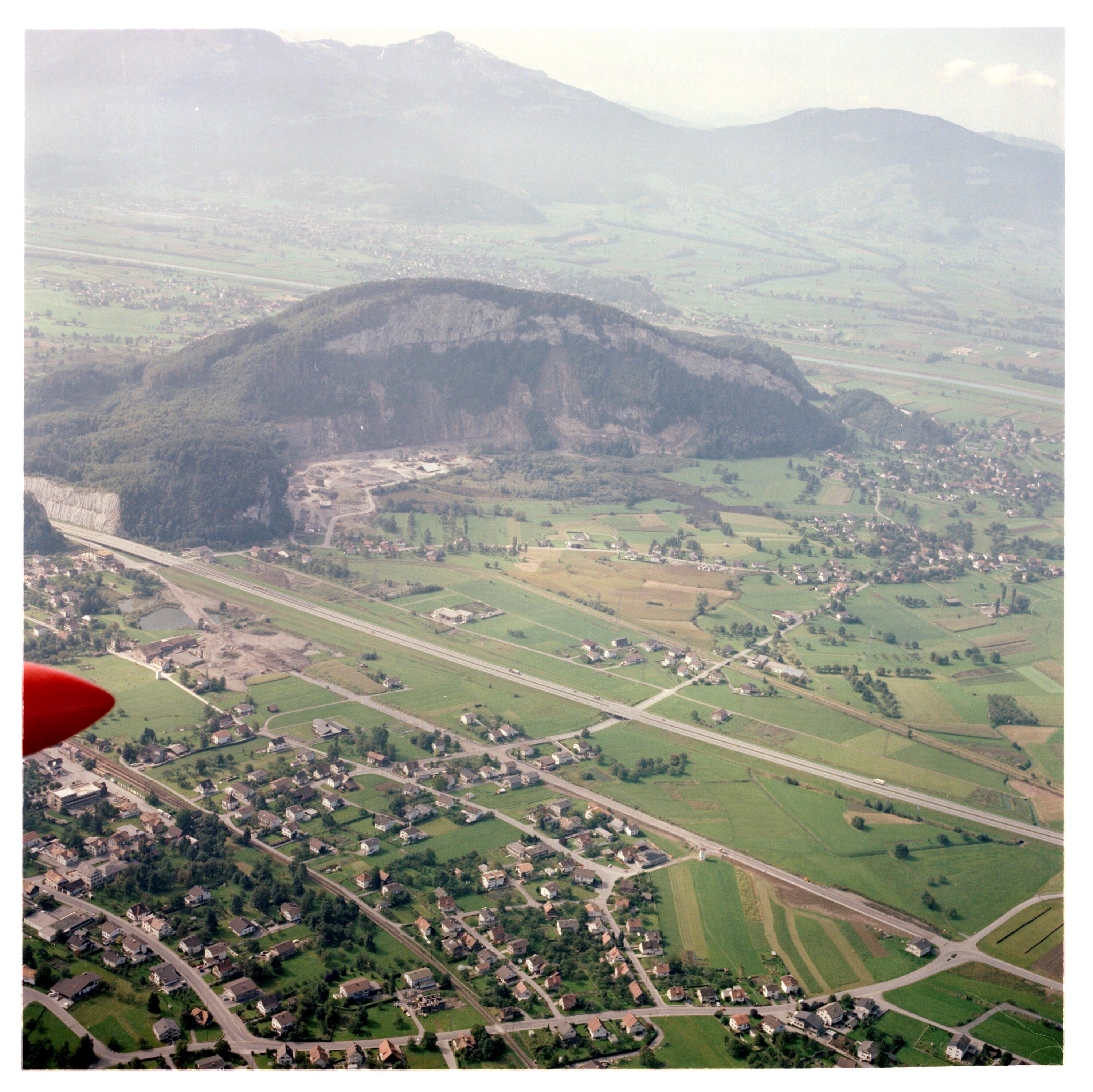 Kummenbergregion (Raumplanung, Flug)></div>


    <hr>
    <div class=