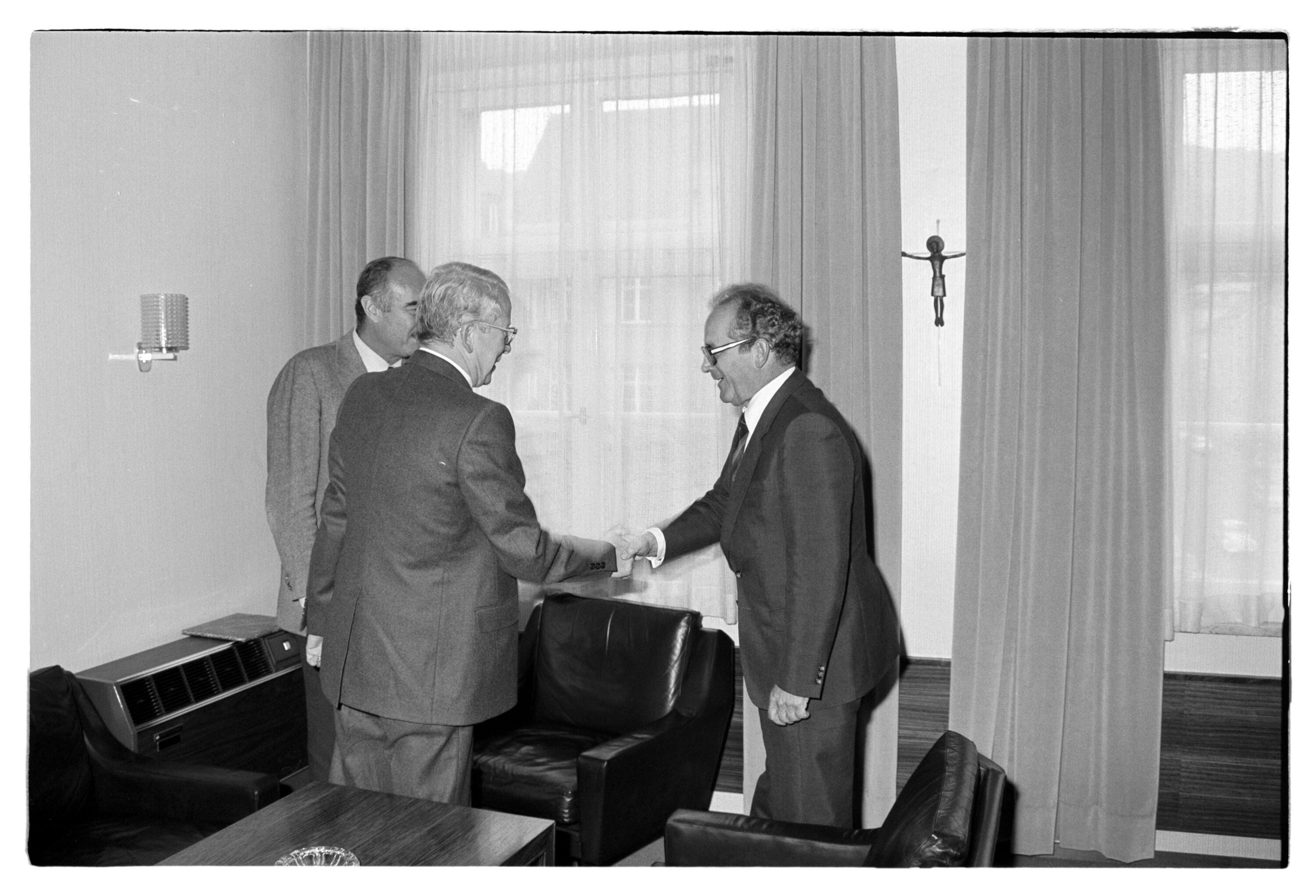 Luxemburger Botschafter bei Landeshauptmann></div>


    <hr>
    <div class=