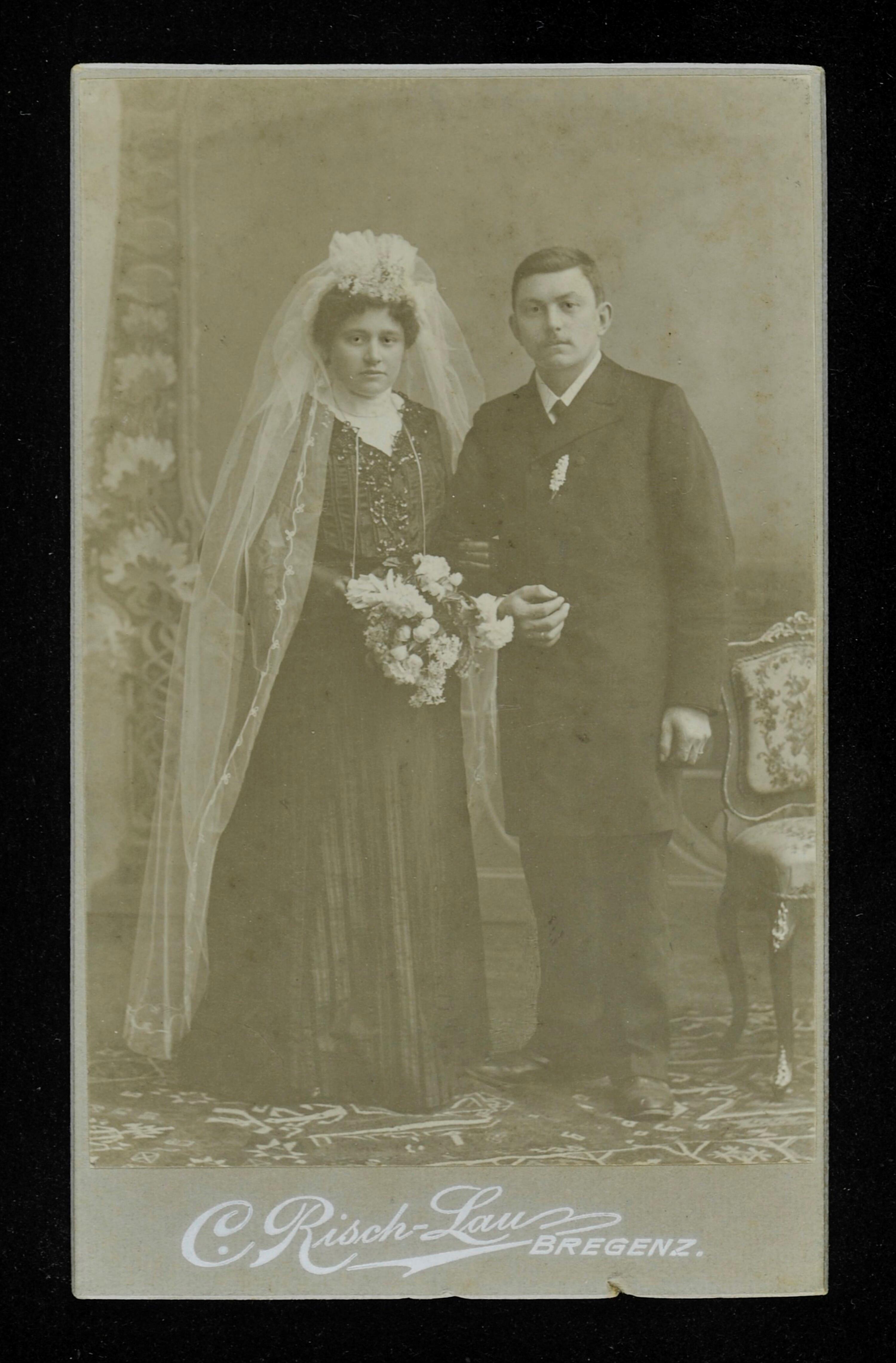 [Bildnis eines unbekannten Ehepaares]></div>


    <hr>
    <div class=