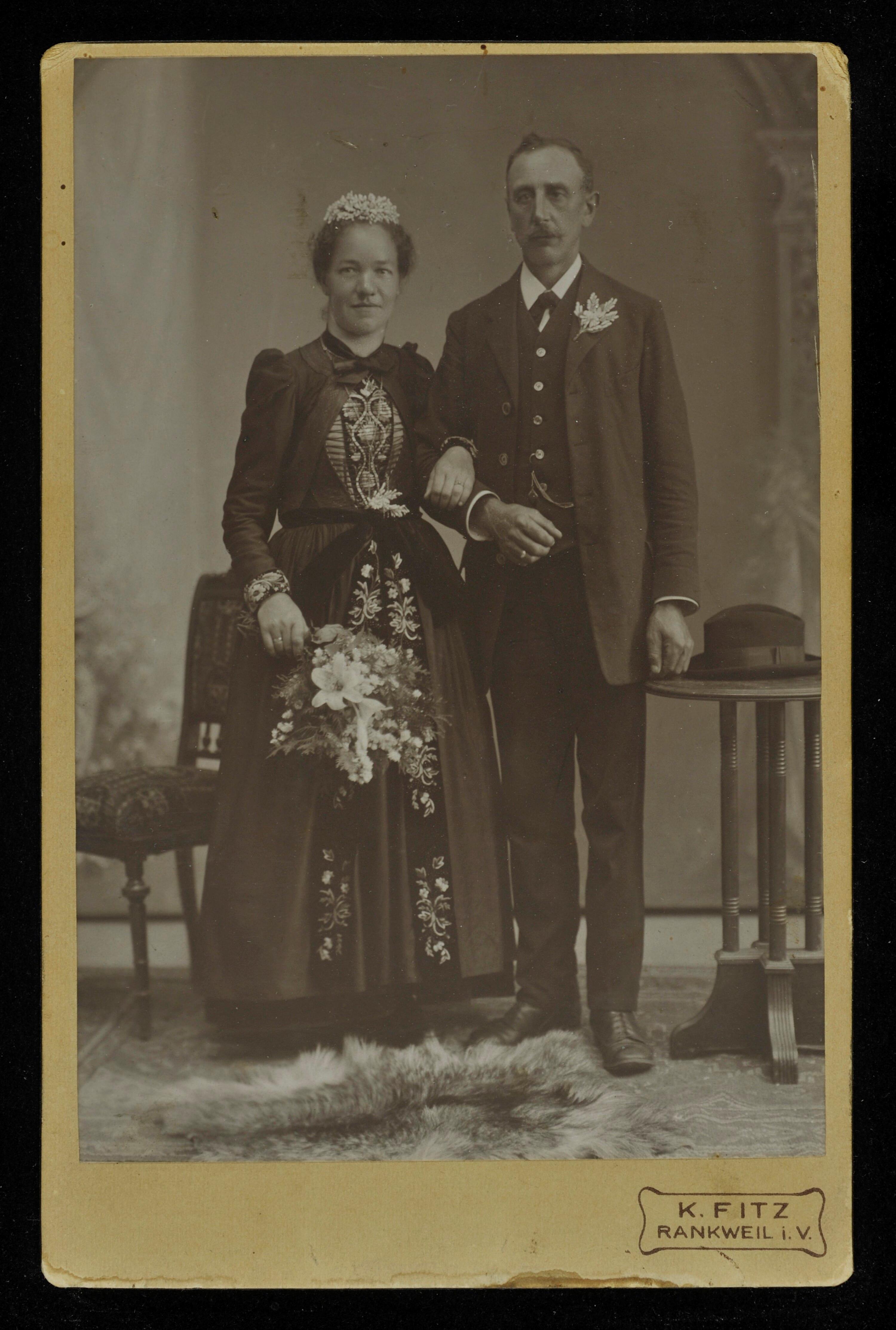 [Bildnis einer unbekannten Braut und eines unbekannten Mannes]></div>


    <hr>
    <div class=