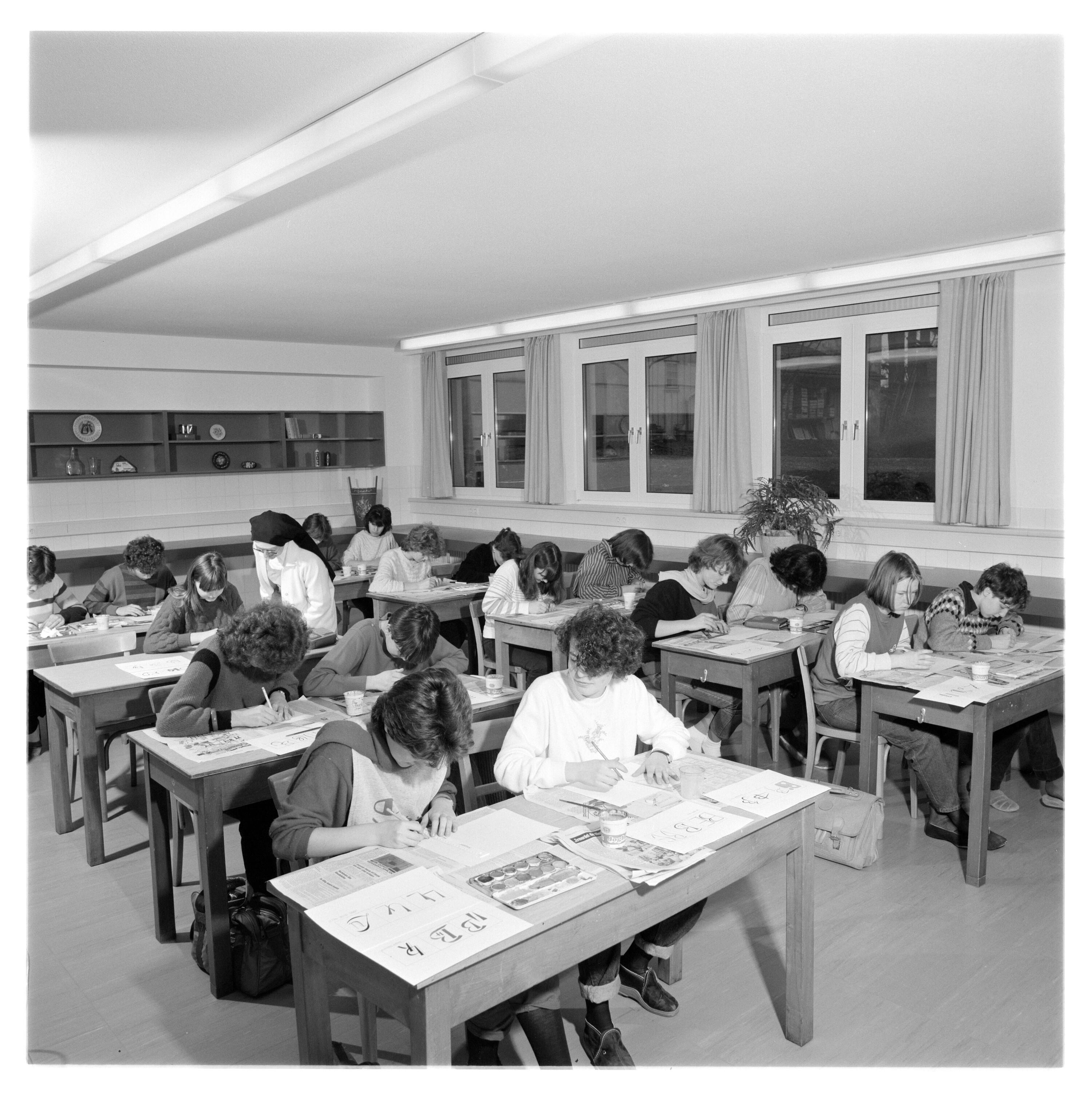 Schule Marienberg - Neubau></div>


    <hr>
    <div class=