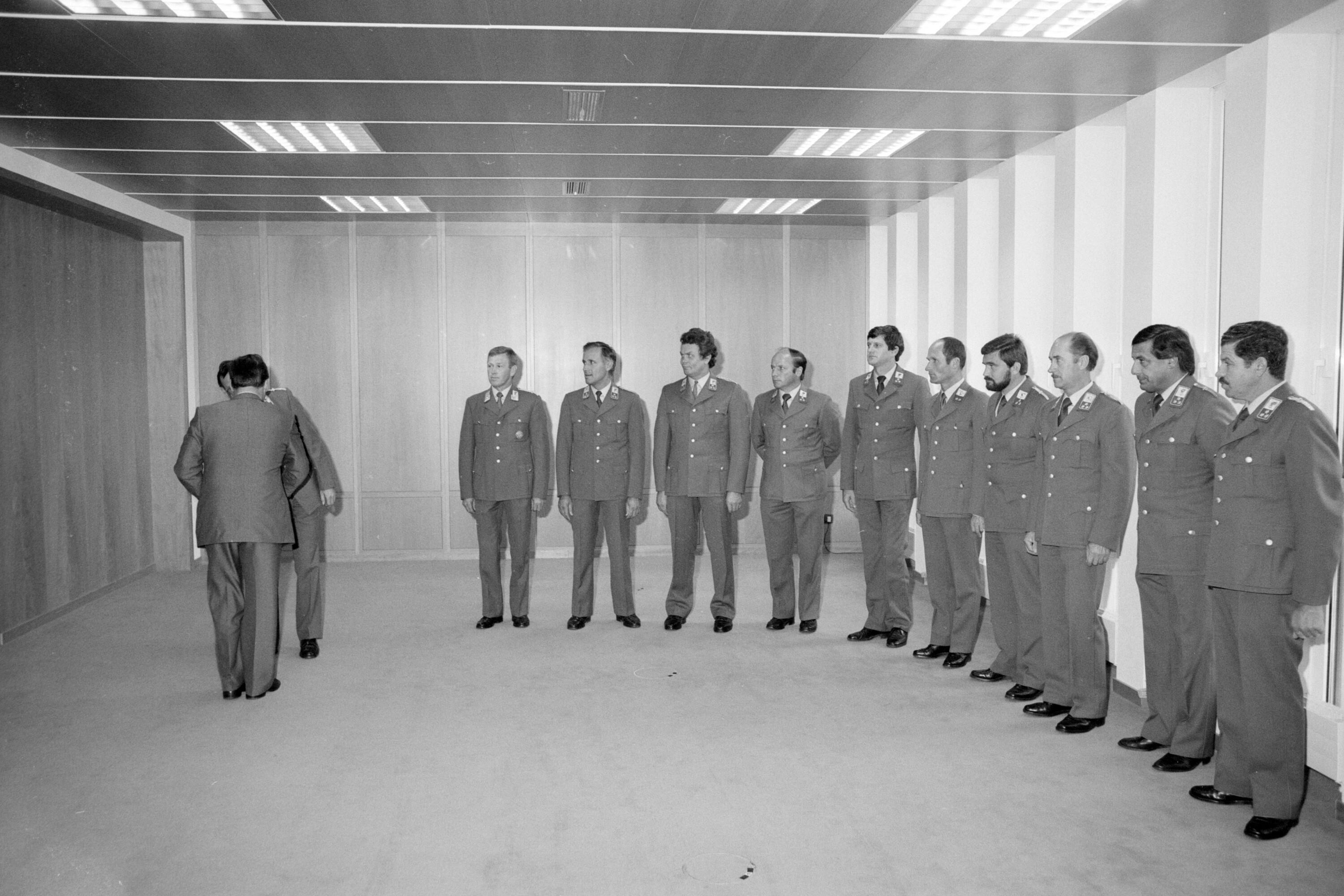 Gendarmeriebeamte der Verkehrserziehung></div>


    <hr>
    <div class=