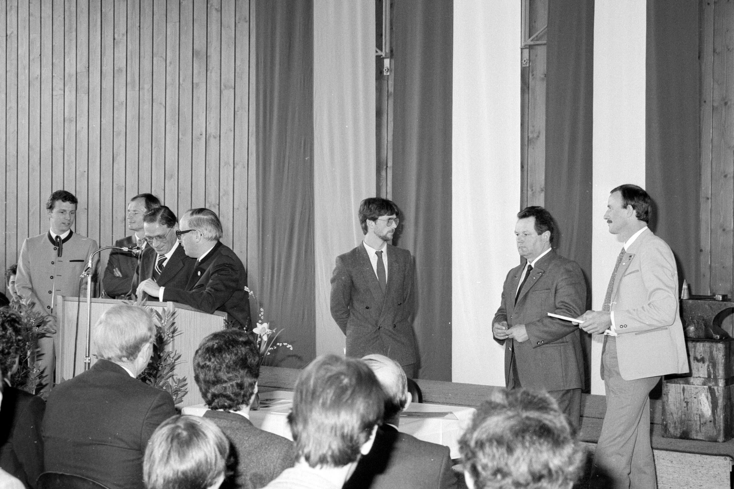 Landwirtschaftliche Fachschule - Schulabschluss 1985></div>


    <hr>
    <div class=