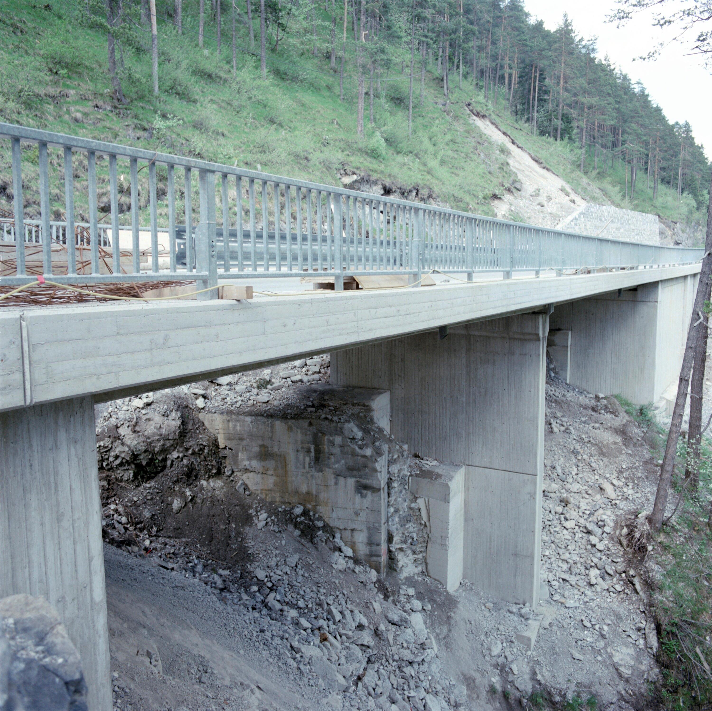 Brückenaufnahmen></div>


    <hr>
    <div class=