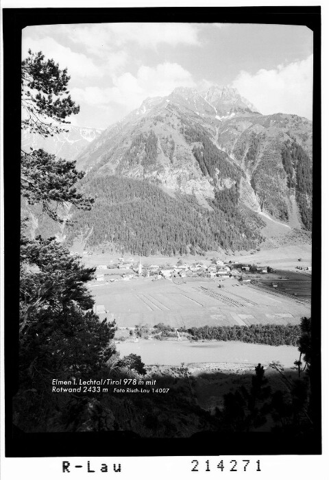 Elmen im Lechtal Tirol mit Rotwand 2433 m