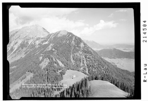 Heiterwanger Hochalm 1604 m bei Berwang mit Thaneller 2343 m Tirol