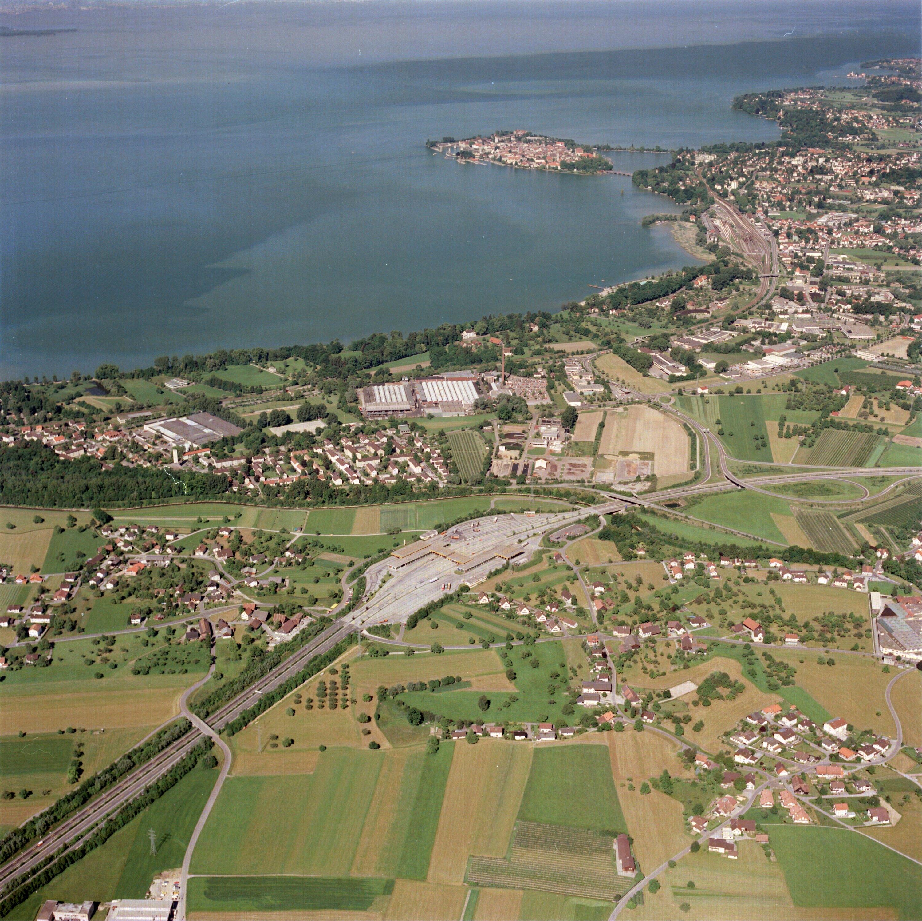 Hubschrauber-Luftbildaufnahmen></div>


    <hr>
    <div class=