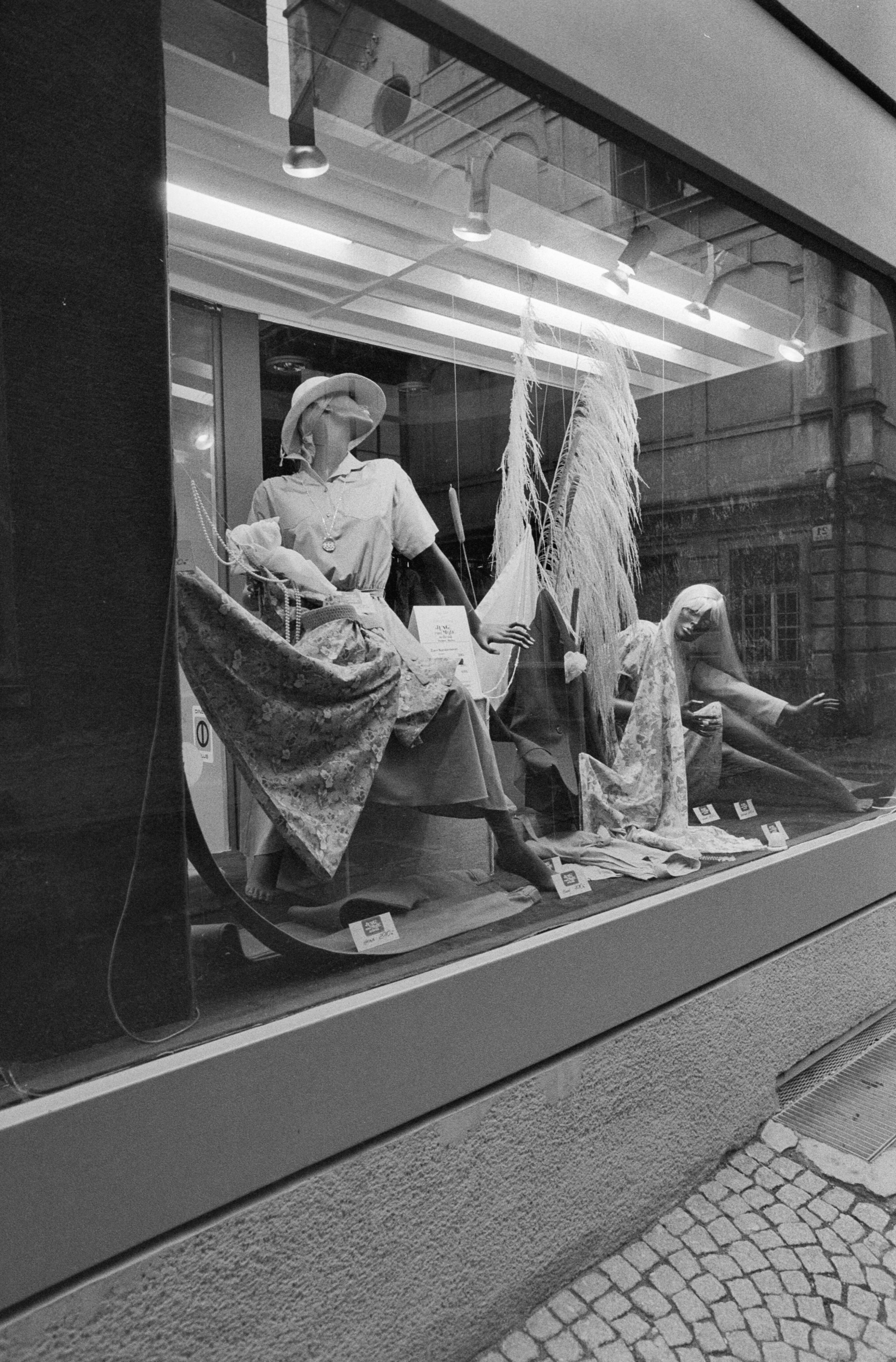 [Dornbirn, Schaufenster]></div>


    <hr>
    <div class=