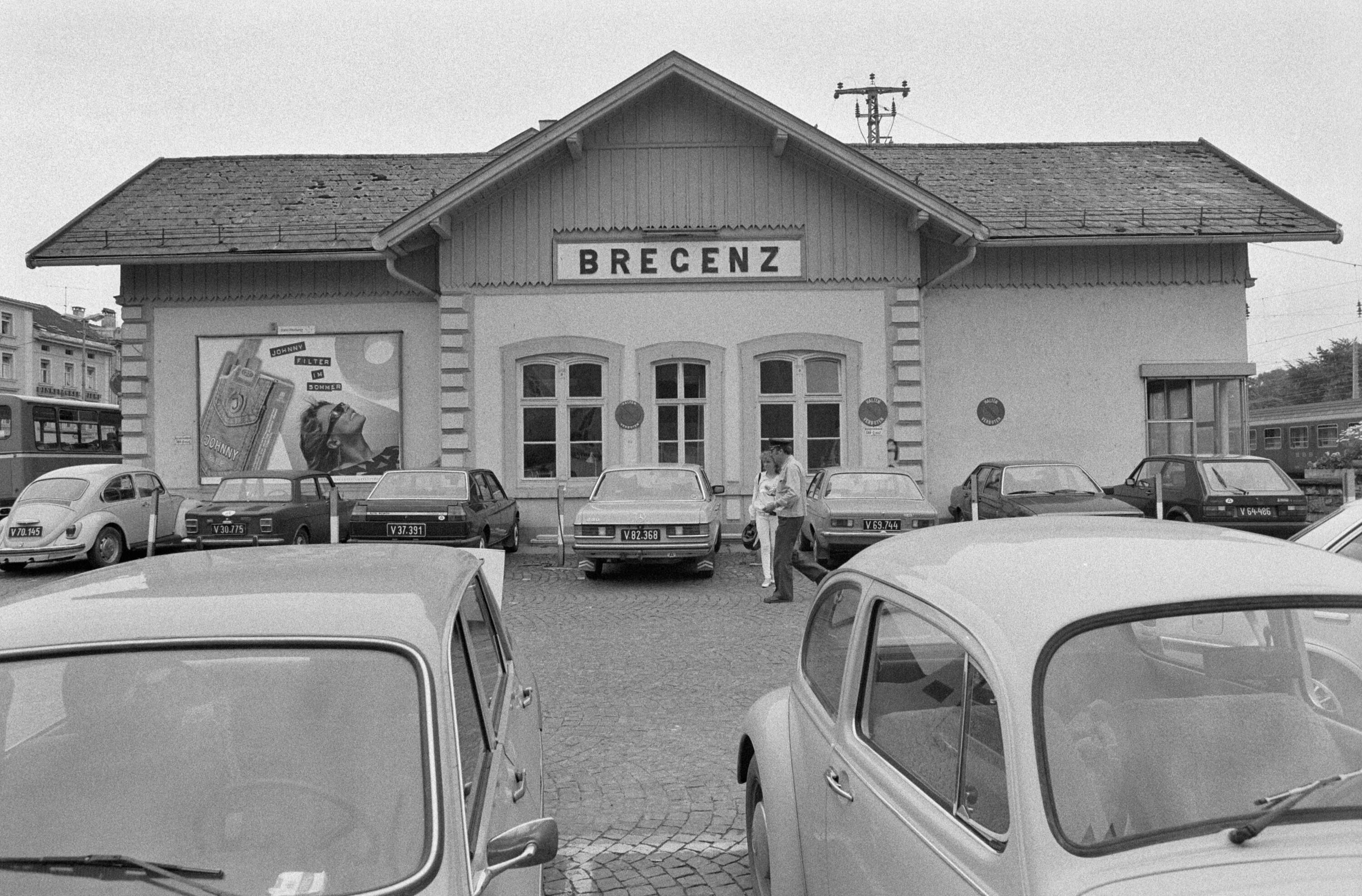 [Bahnhof Bregenz]></div>


    <hr>
    <div class=