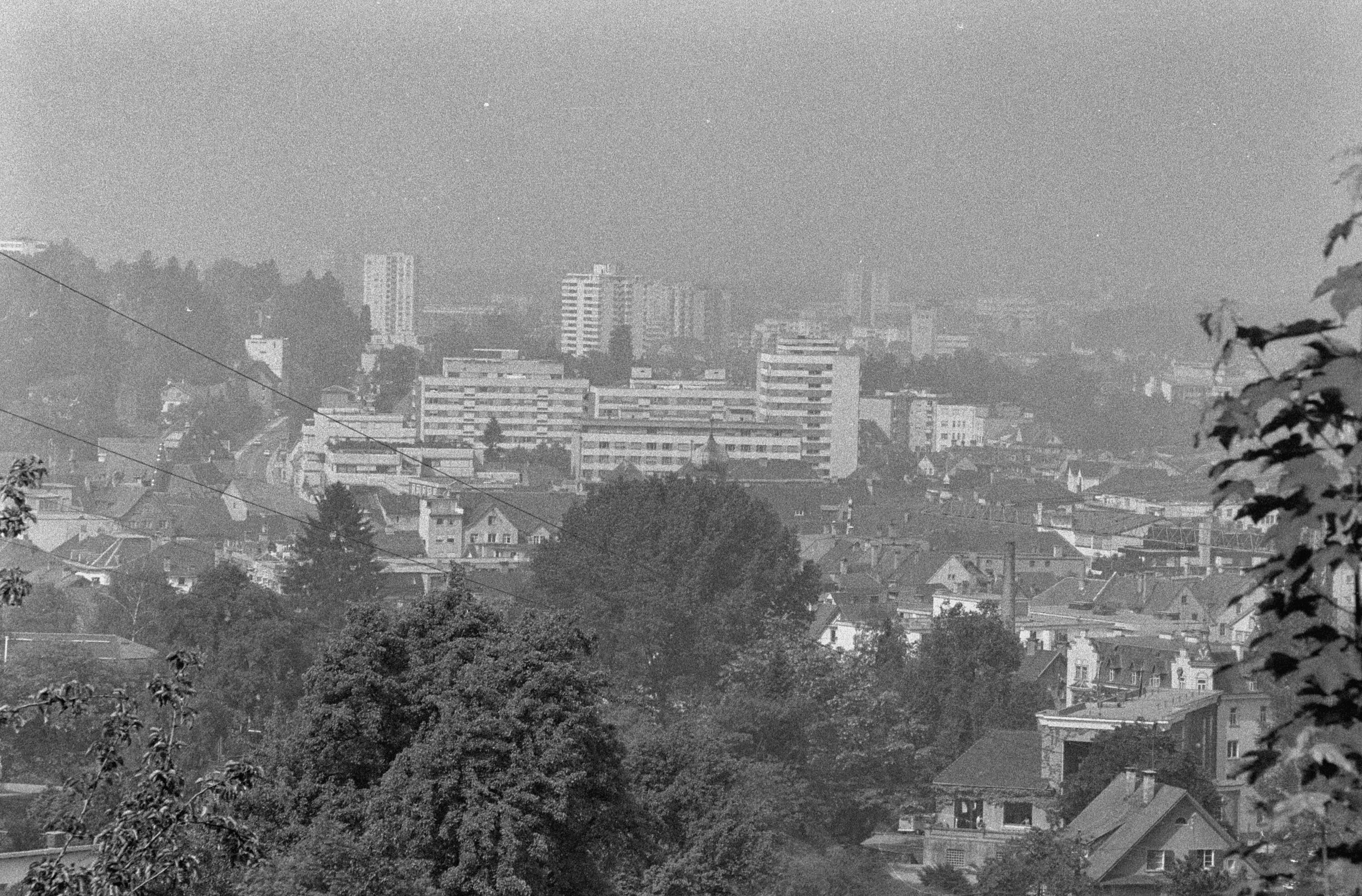 [Bregenz von der Pfänderbahn aus]></div>


    <hr>
    <div class=