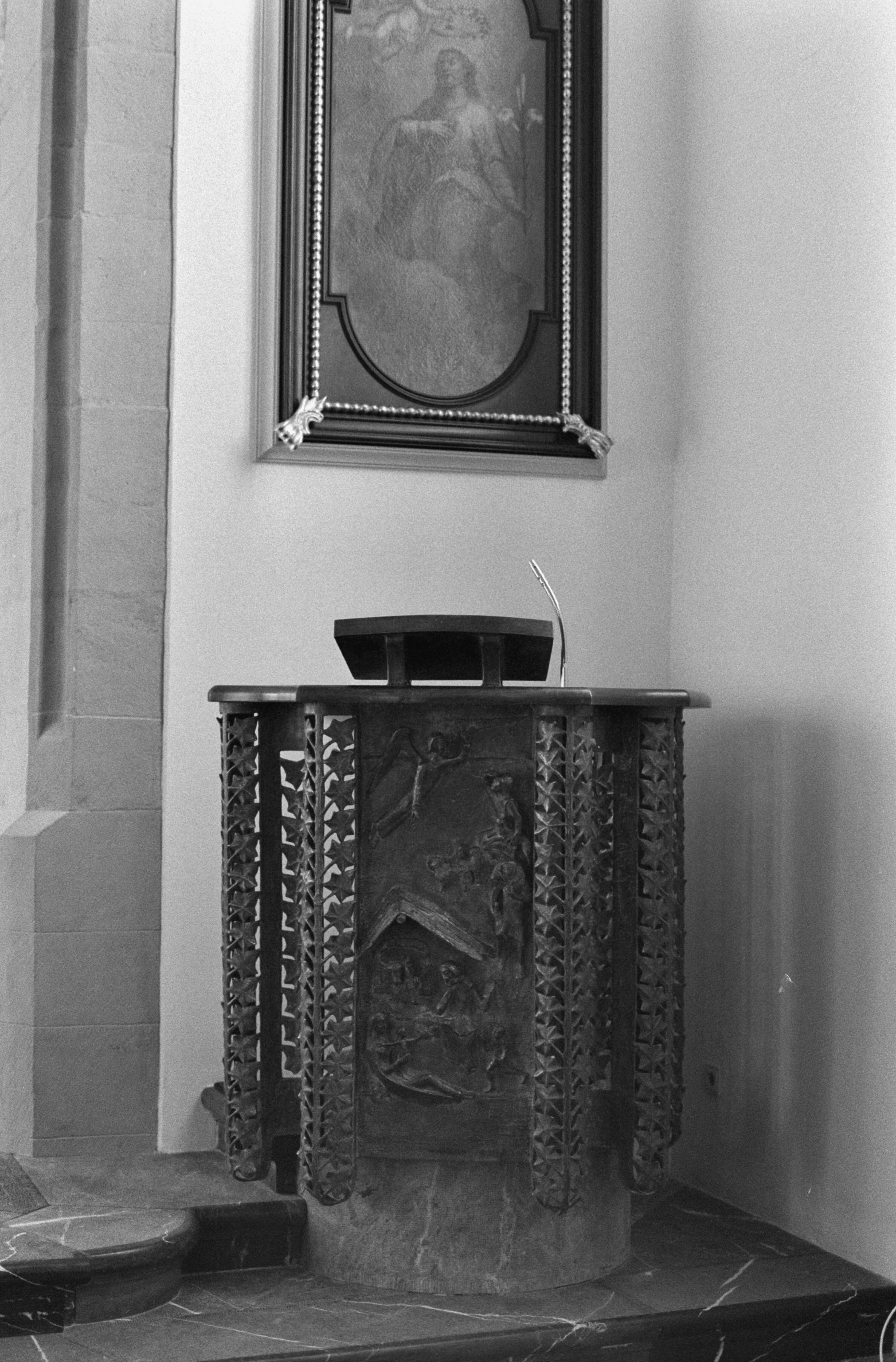 [Rankweil, Innenaufnahmen der Liebfrauenkirche]></div>


    <hr>
    <div class=