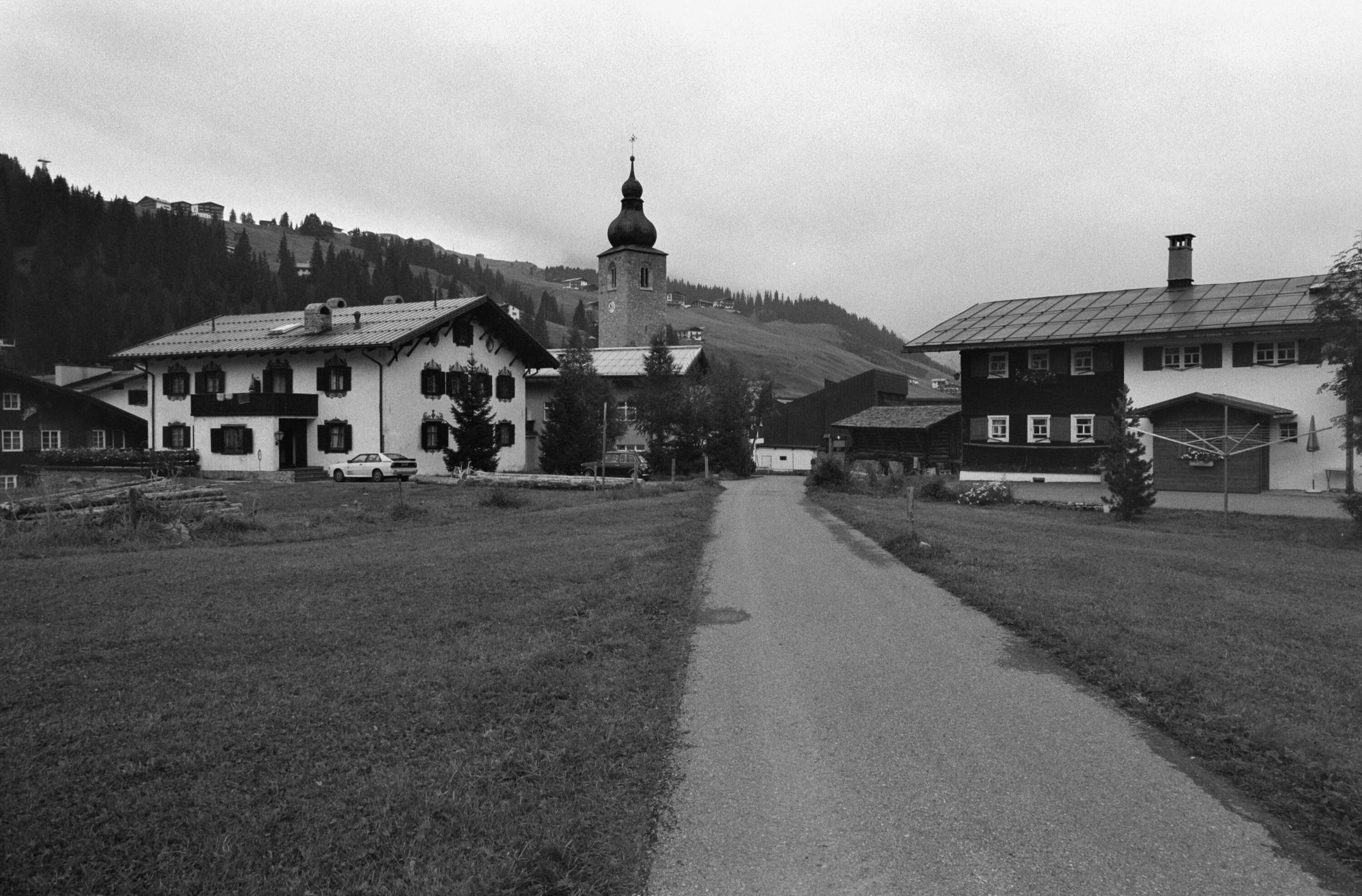 [Lech, Kirche St. Nikolaus]></div>


    <hr>
    <div class=