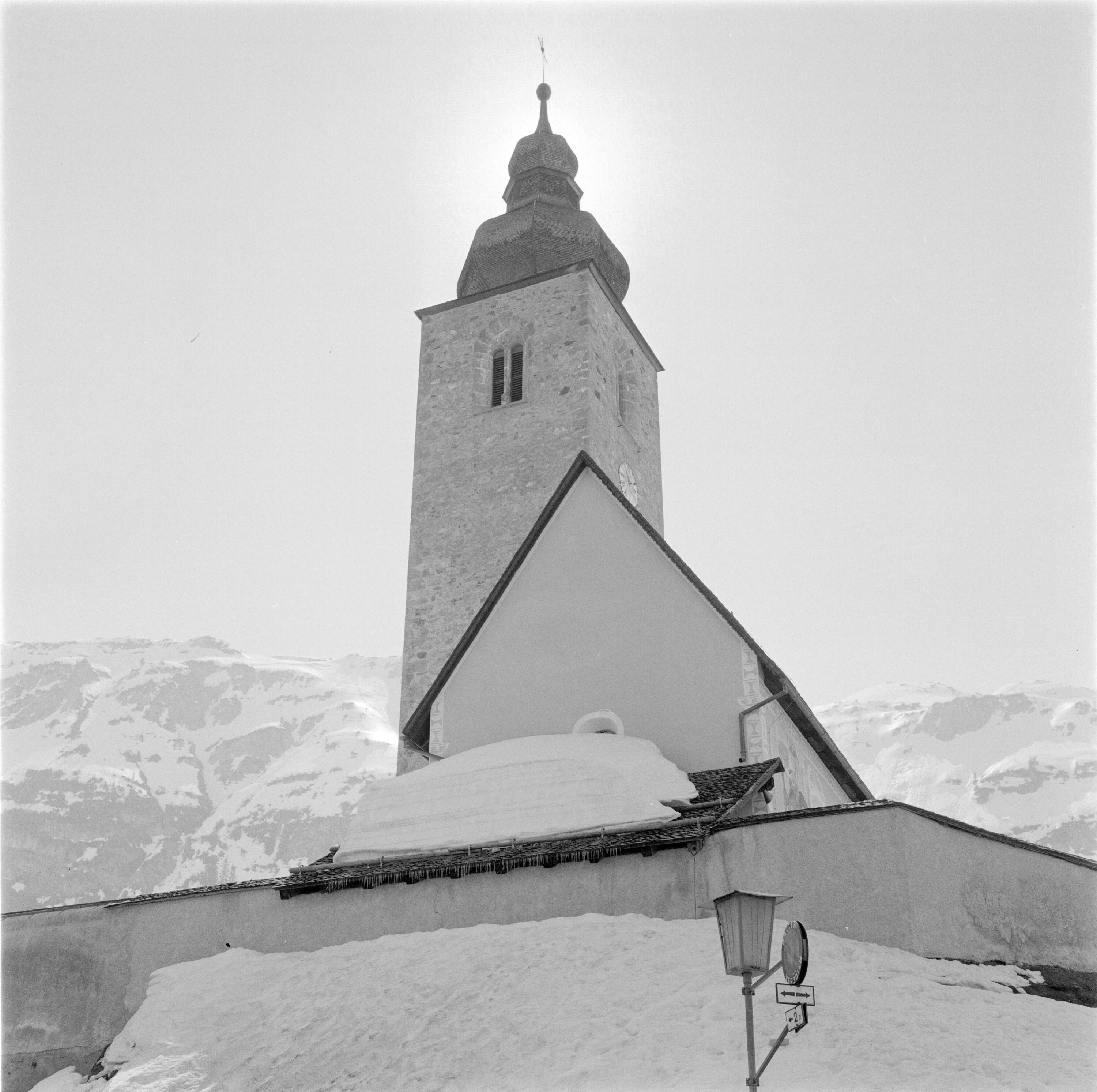 [Alte Pfarrkirche Lech]></div>


    <hr>
    <div class=