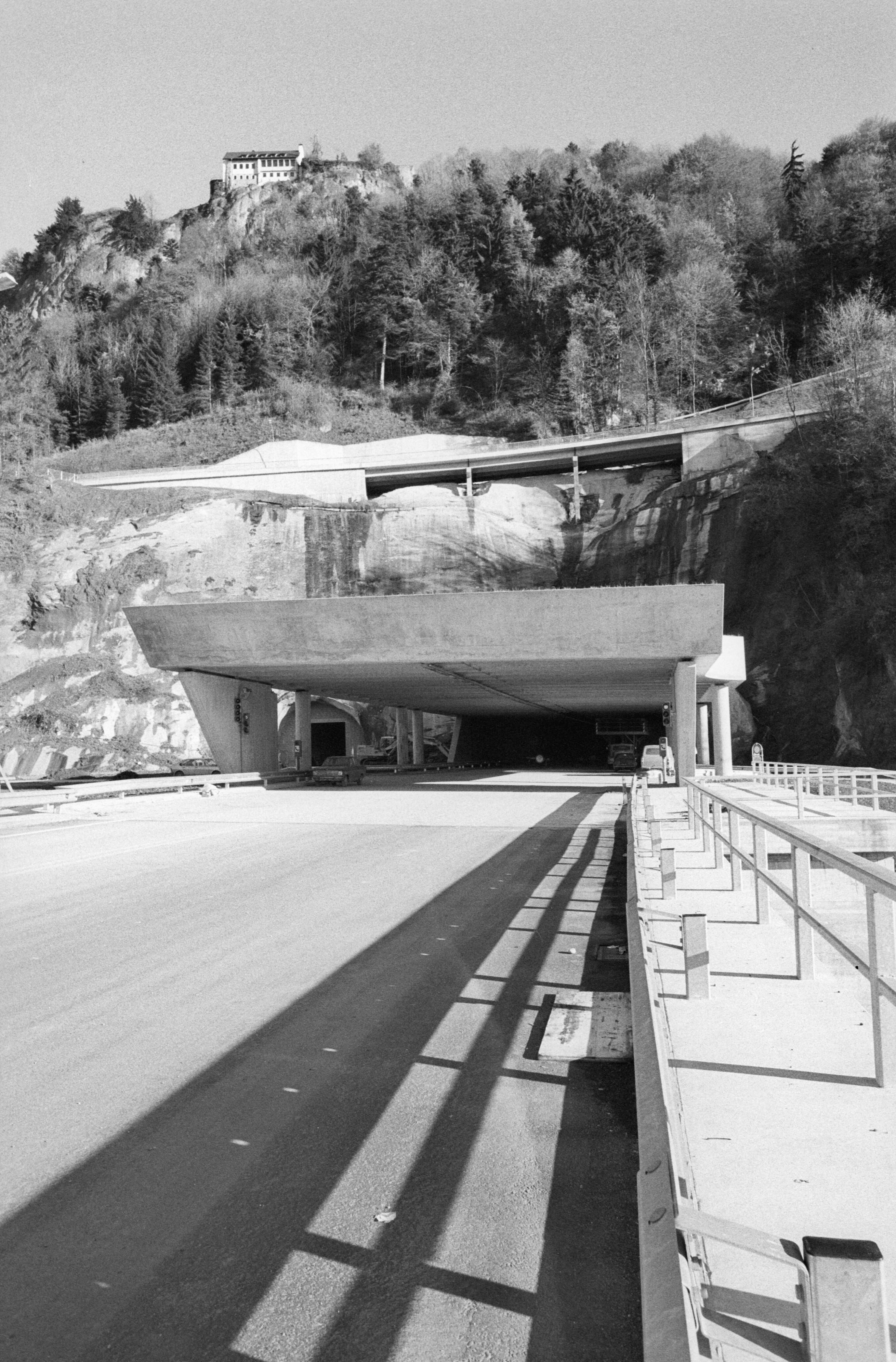 [Bregenz, Pfändertunnelportal]></div>


    <hr>
    <div class=