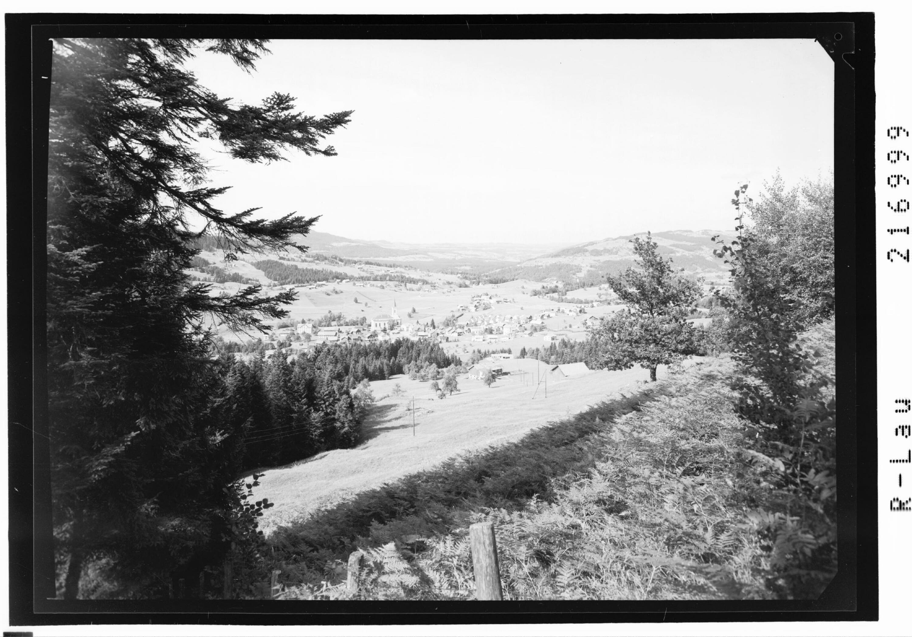 [Alberschwende im Bregenzerwald mit Blick nach Doren]></div>


    <hr>
    <div class=