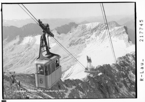 Zugspitze 2964 m / Tirol : [Zugspitzgipfelbahn gegen Mieminger Gebirge und Ötztaler Alpen]