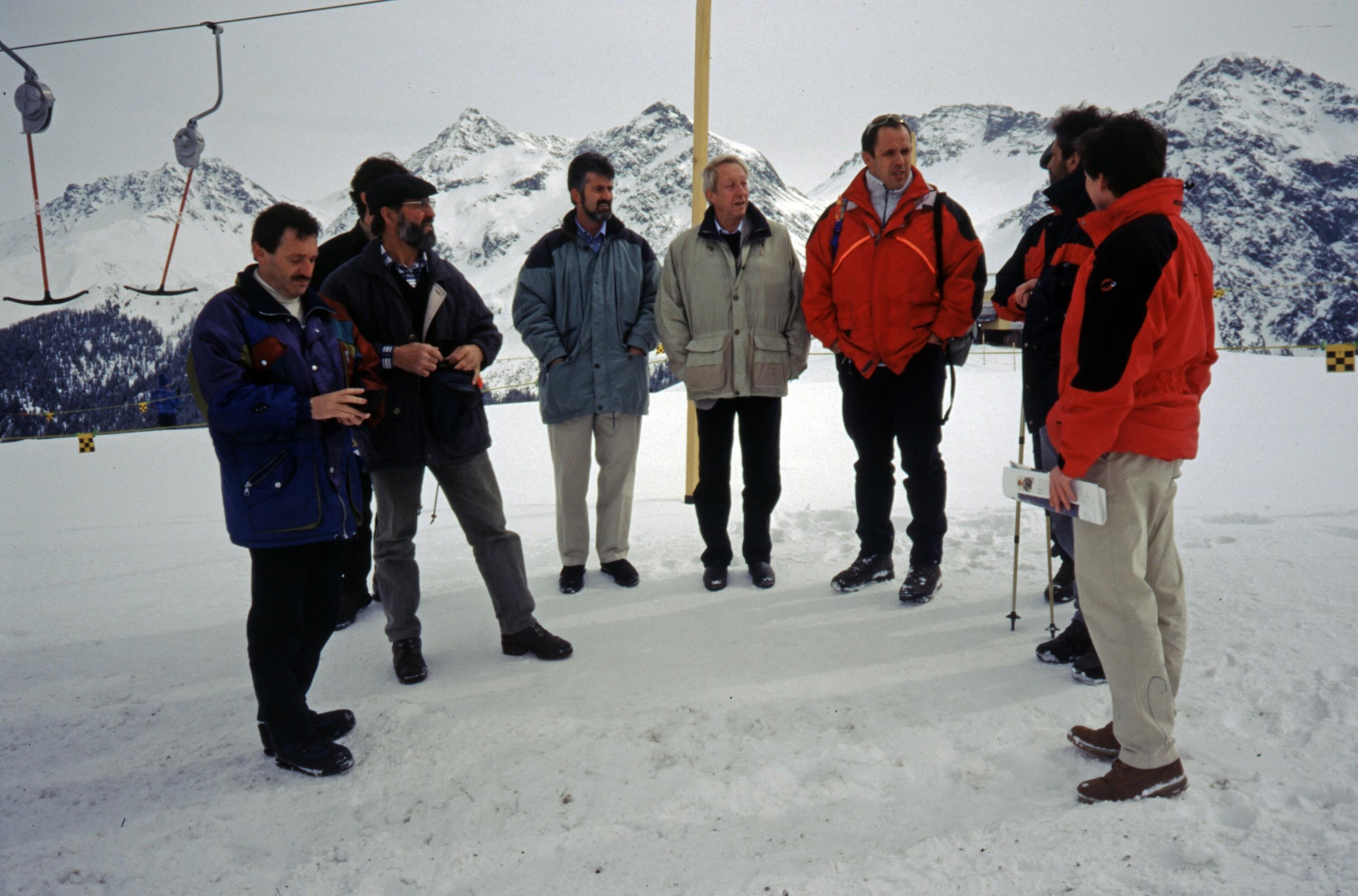 [Erkundungsexkursion Winterwege Arosa]></div>


    <hr>
    <div class=