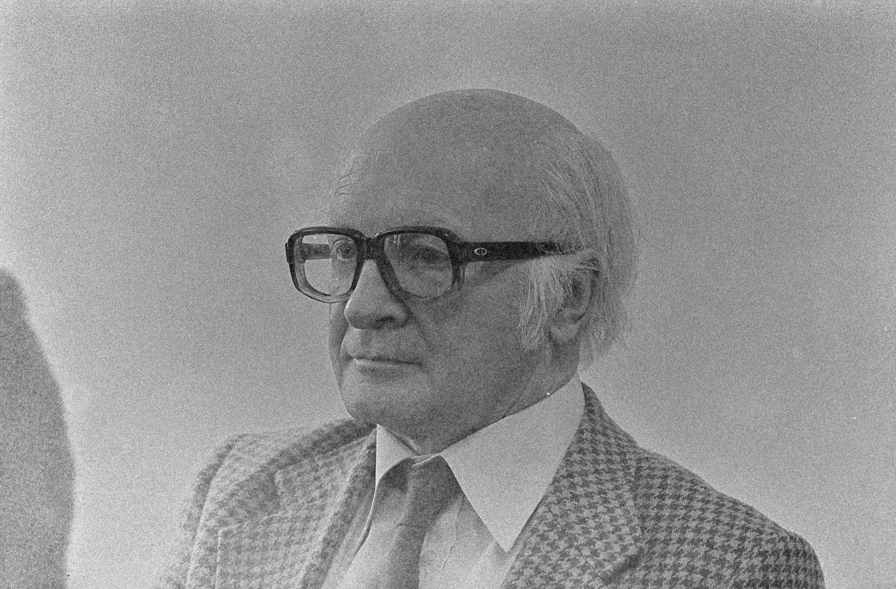 [Ernst Bär und Albert Fuchs bei einer Pressekonferenz der Bregenzer Festspiele]></div>


    <hr>
    <div class=