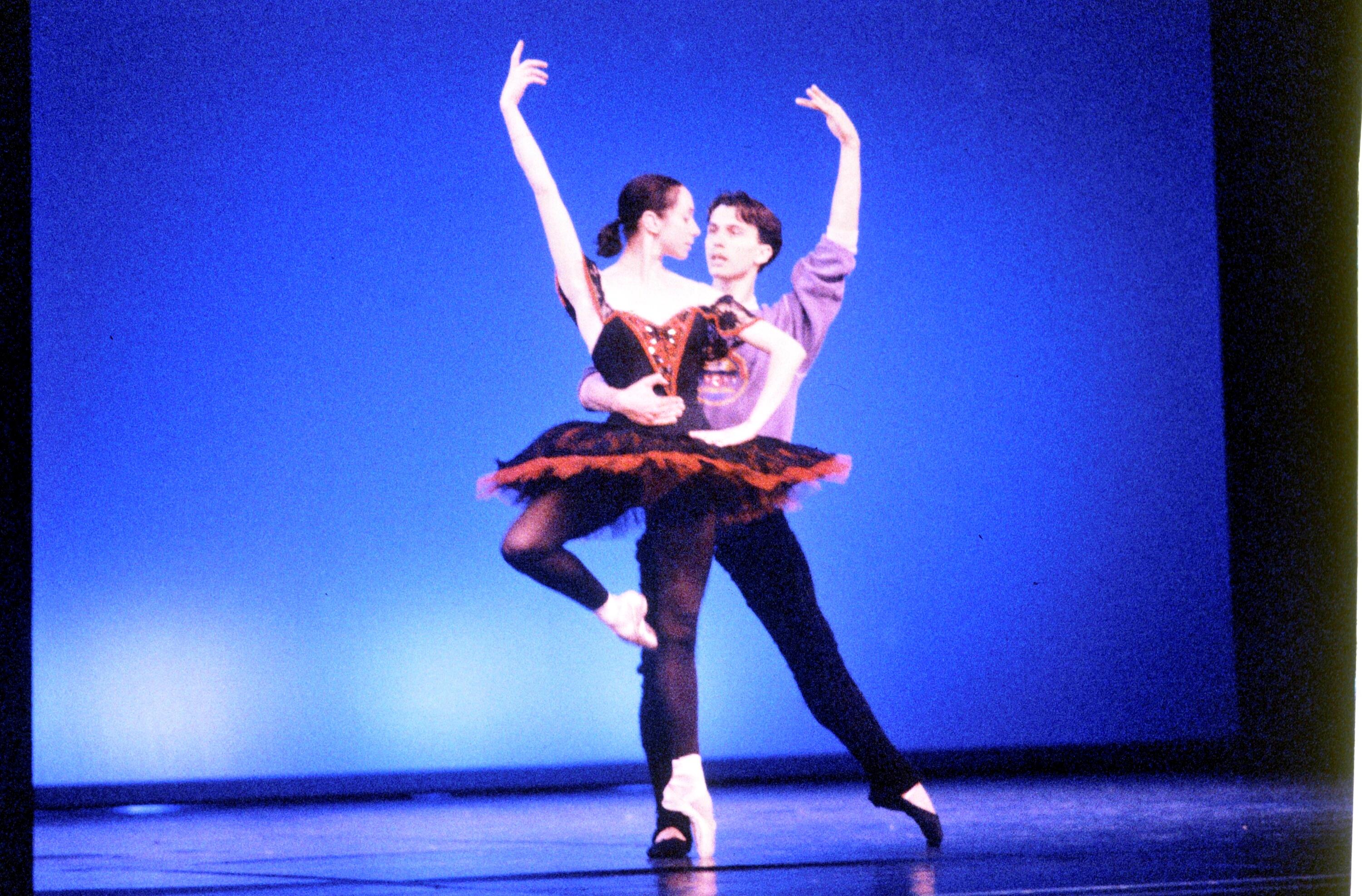 [Kirow-Ballett, Tanzprobe]></div>


    <hr>
    <div class=