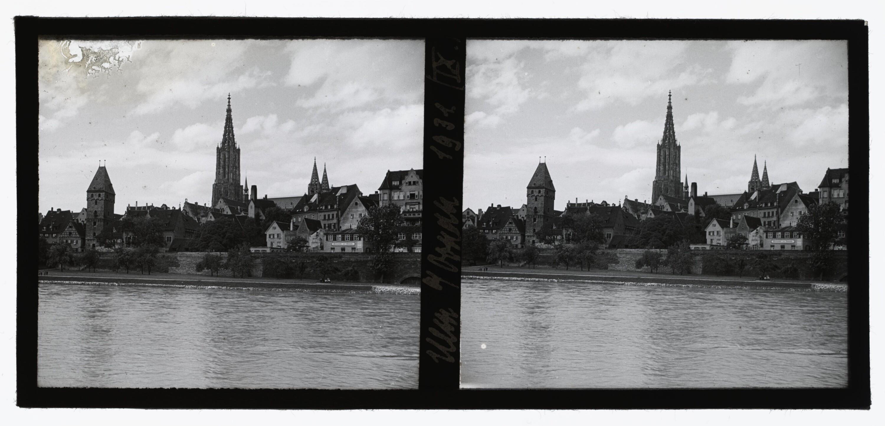 [Ulm]></div>


    <hr>
    <div class=