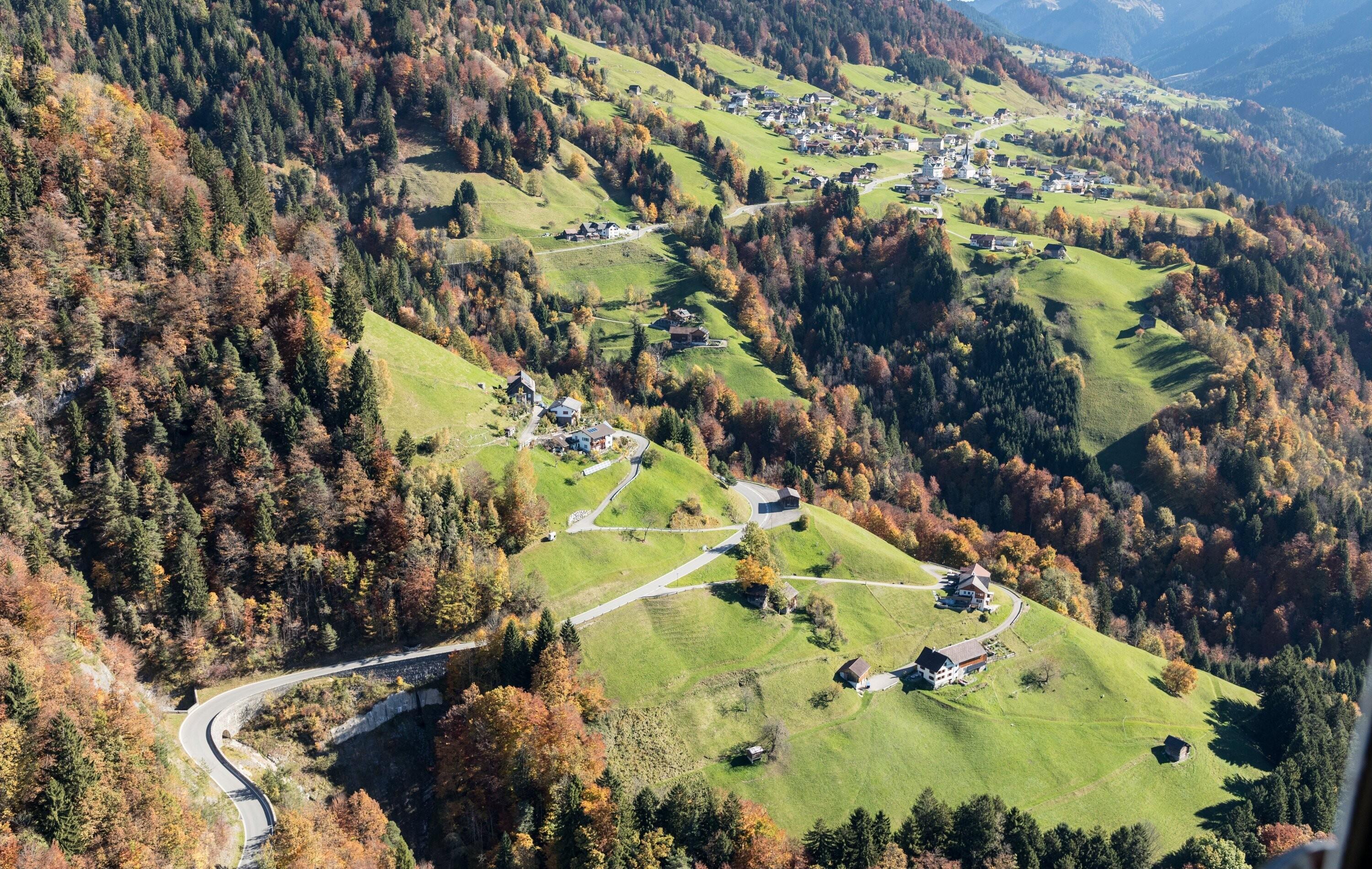 [Zwischenwasser - Wengen]></div>


    <hr>
    <div class=