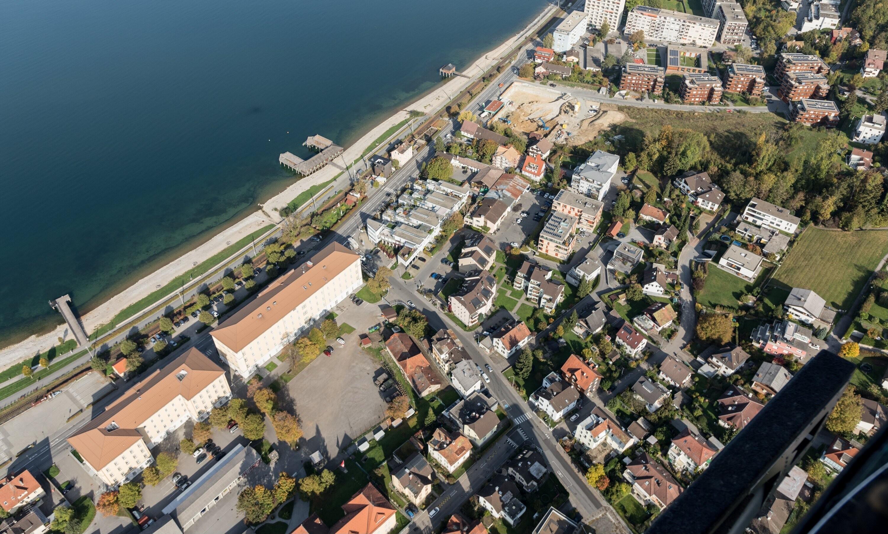 [Lochau - Tannenbach, Lochau - Klausmühle, Bregenz - Bilgeri-Kaserne]></div>


    <hr>
    <div class=