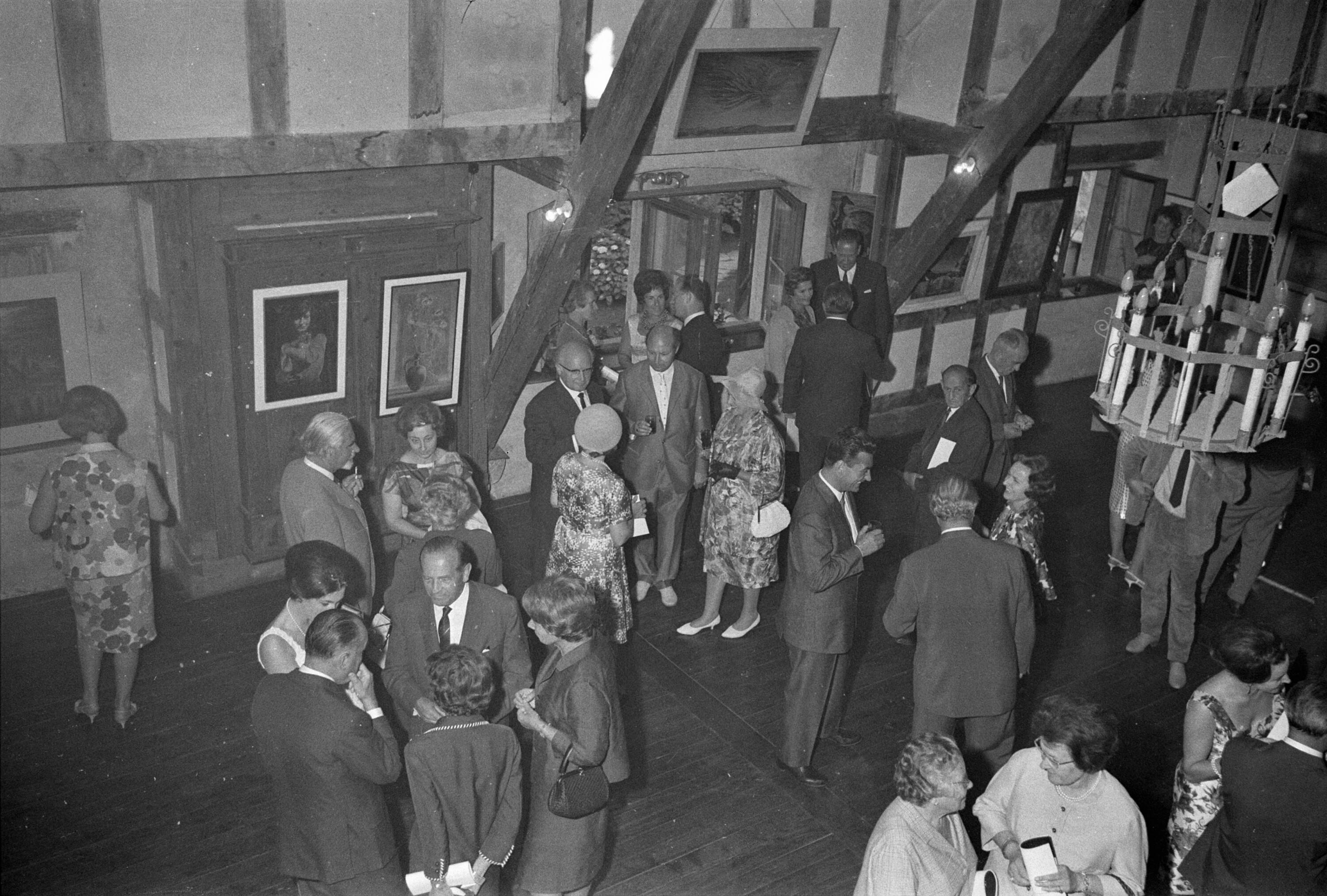 Ausstellungseröffnung></div>


    <hr>
    <div class=