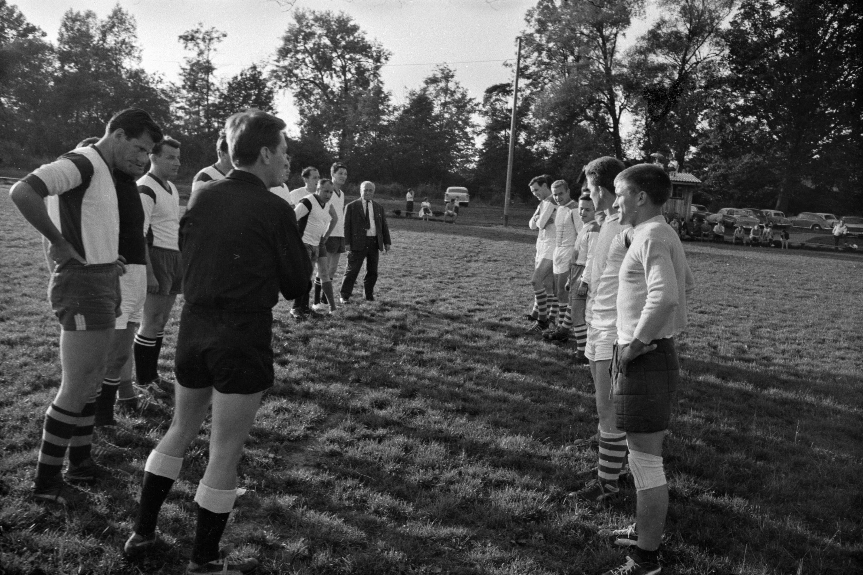 Fußballmatch Presse gegen Politik></div>


    <hr>
    <div class=