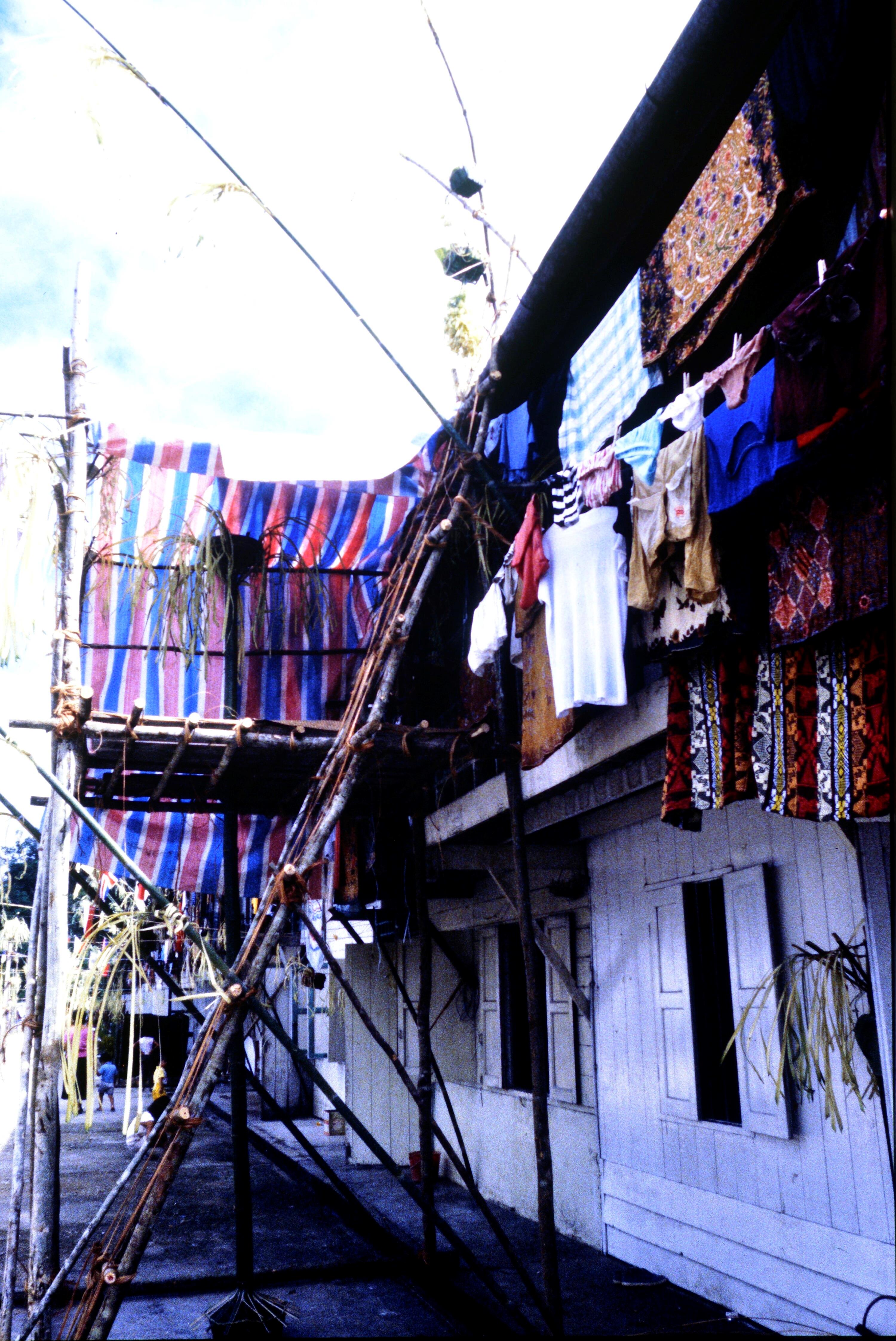 [Göttervögel]></div>


    <hr>
    <div class=