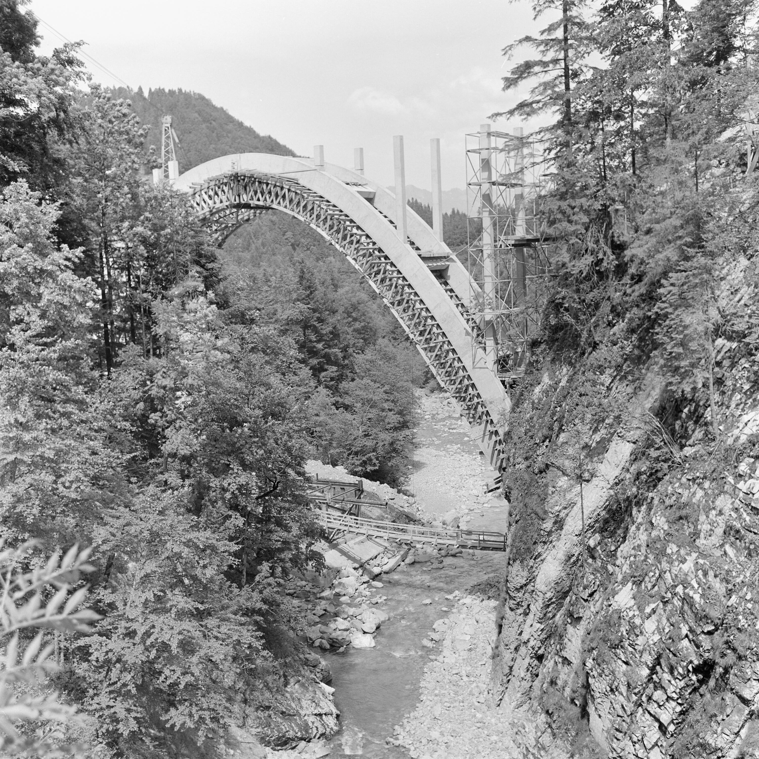 Schwarzenberg, Bau der Brücke nach Andelsbuch></div>


    <hr>
    <div class=