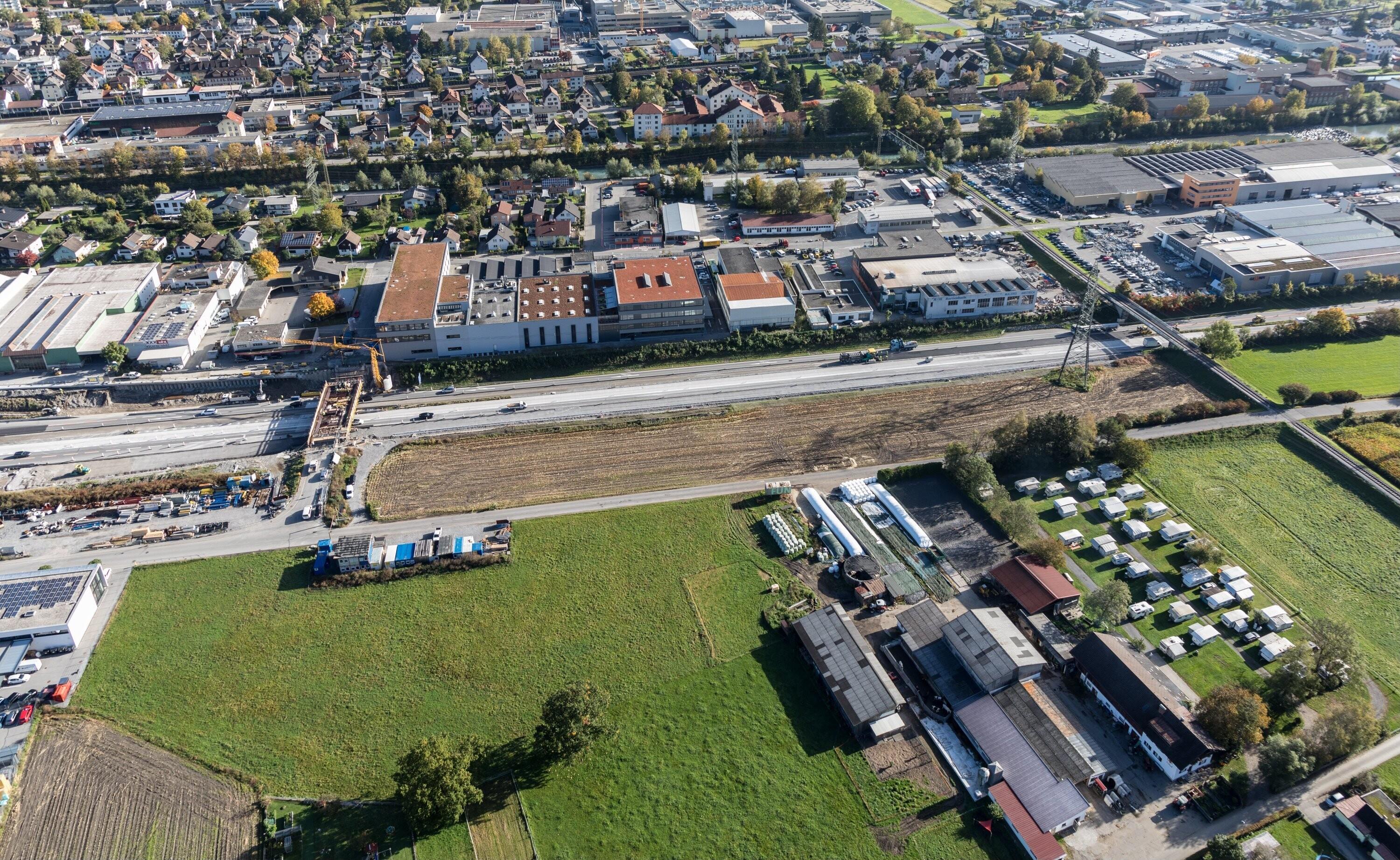 [Bürs - Grenze Bludenz, Autobahn]></div>


    <hr>
    <div class=