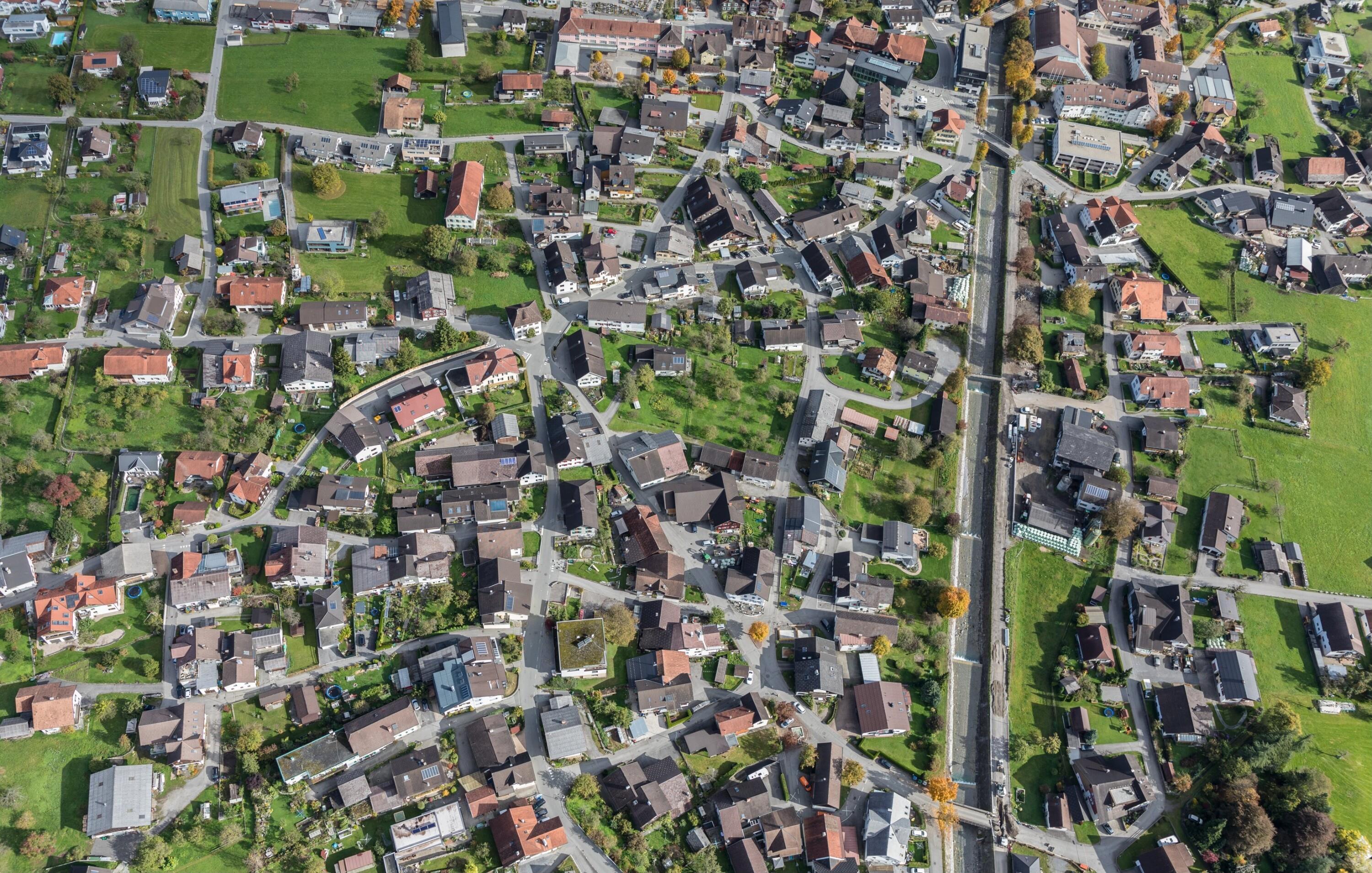 [Nenzing - Nenzing Dorf]></div>


    <hr>
    <div class=