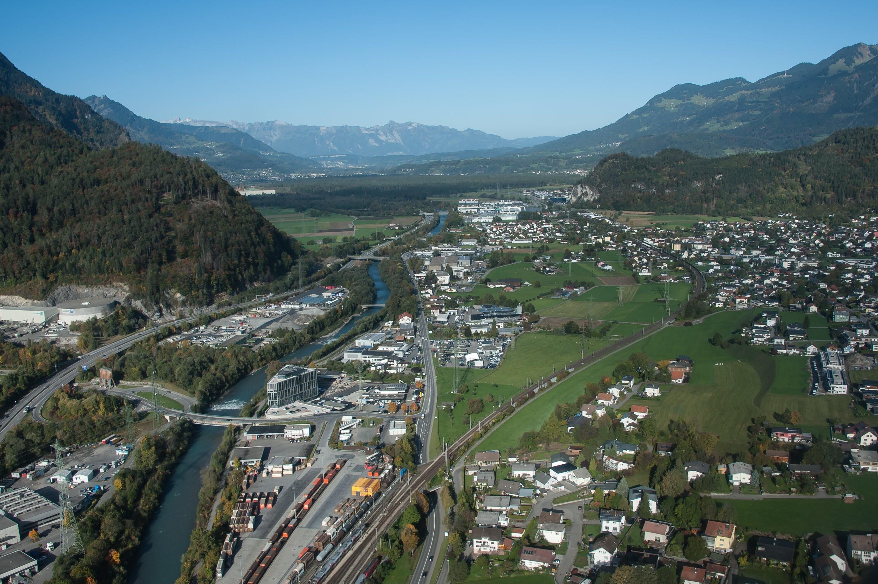 [Nüziders]></div>


    <hr>
    <div class=