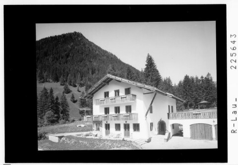 [Pension Landhaus Hell in Gries im Sellrain / Tirol]