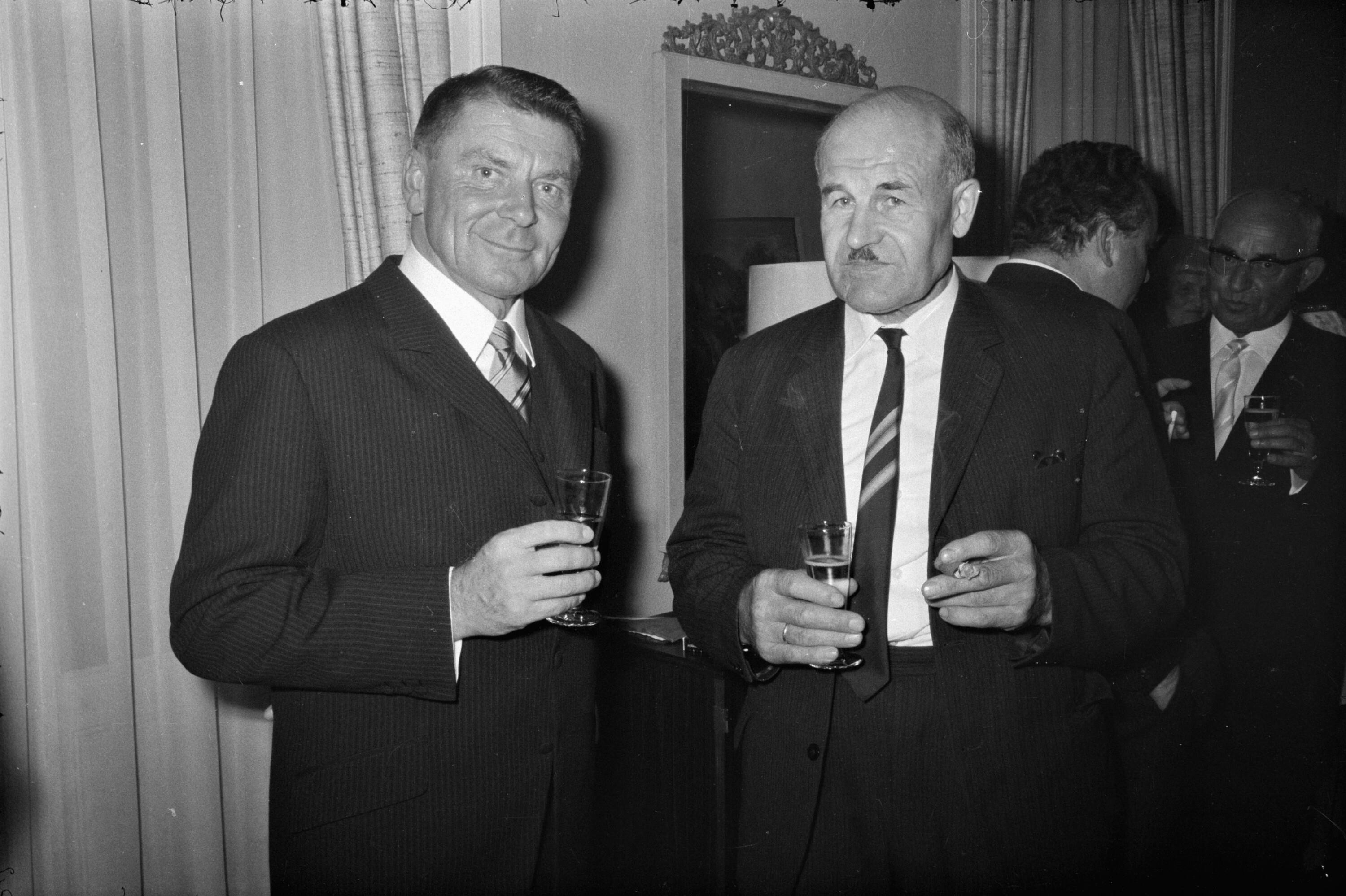 Wiedersehen mit General Bethouart></div>


    <hr>
    <div class=