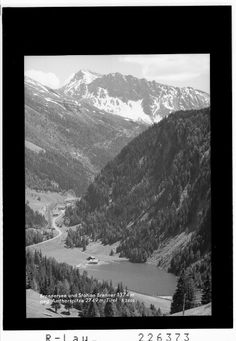 Brennersee und Station am Brenner 1374 m gegen Amthorspitze Tirol : [Brennersee gegen Rollspitze und Daxspitze]