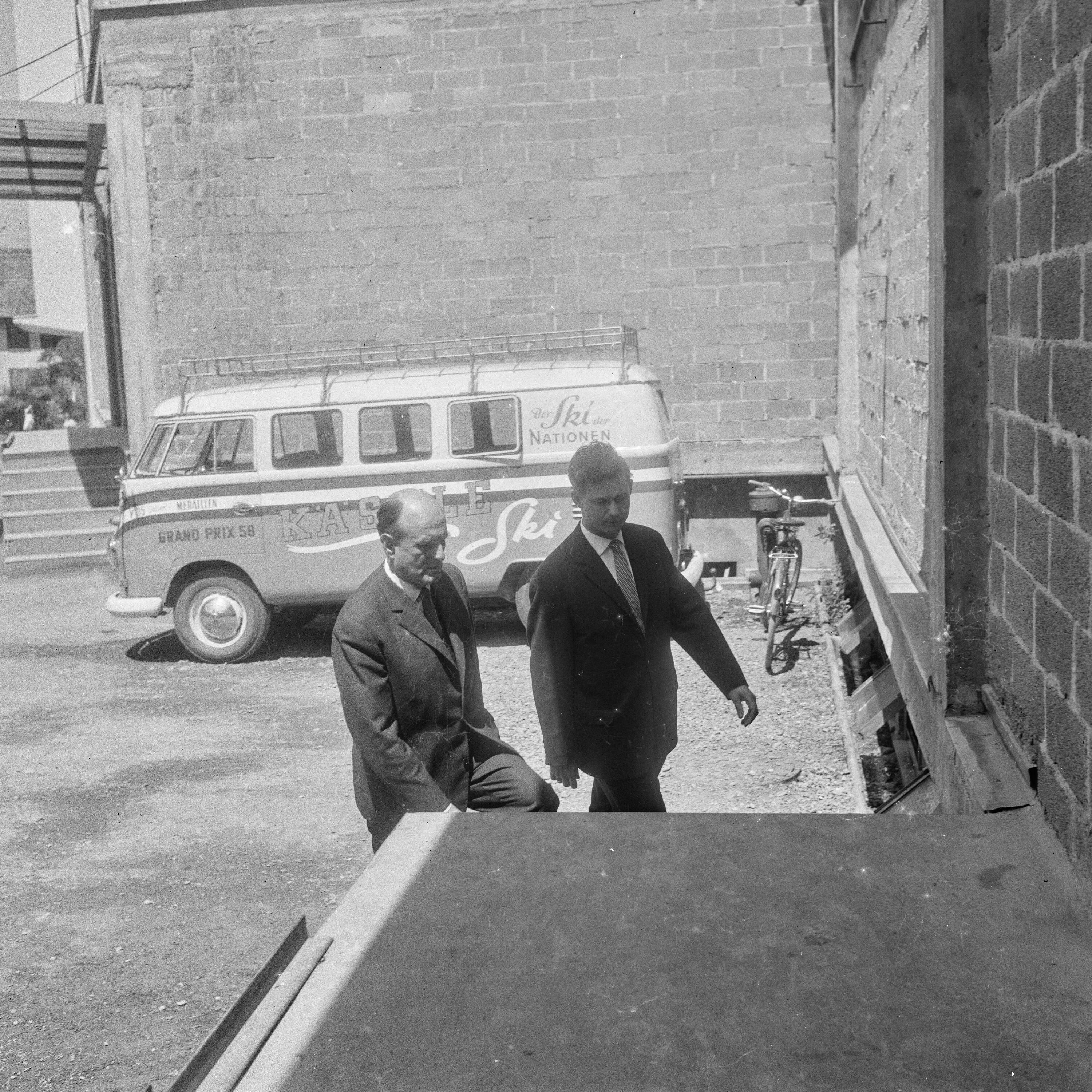 Hohenems Skifabrik Kästle, Besuch von Bundeskanzler Klaus></div>


    <hr>
    <div class=