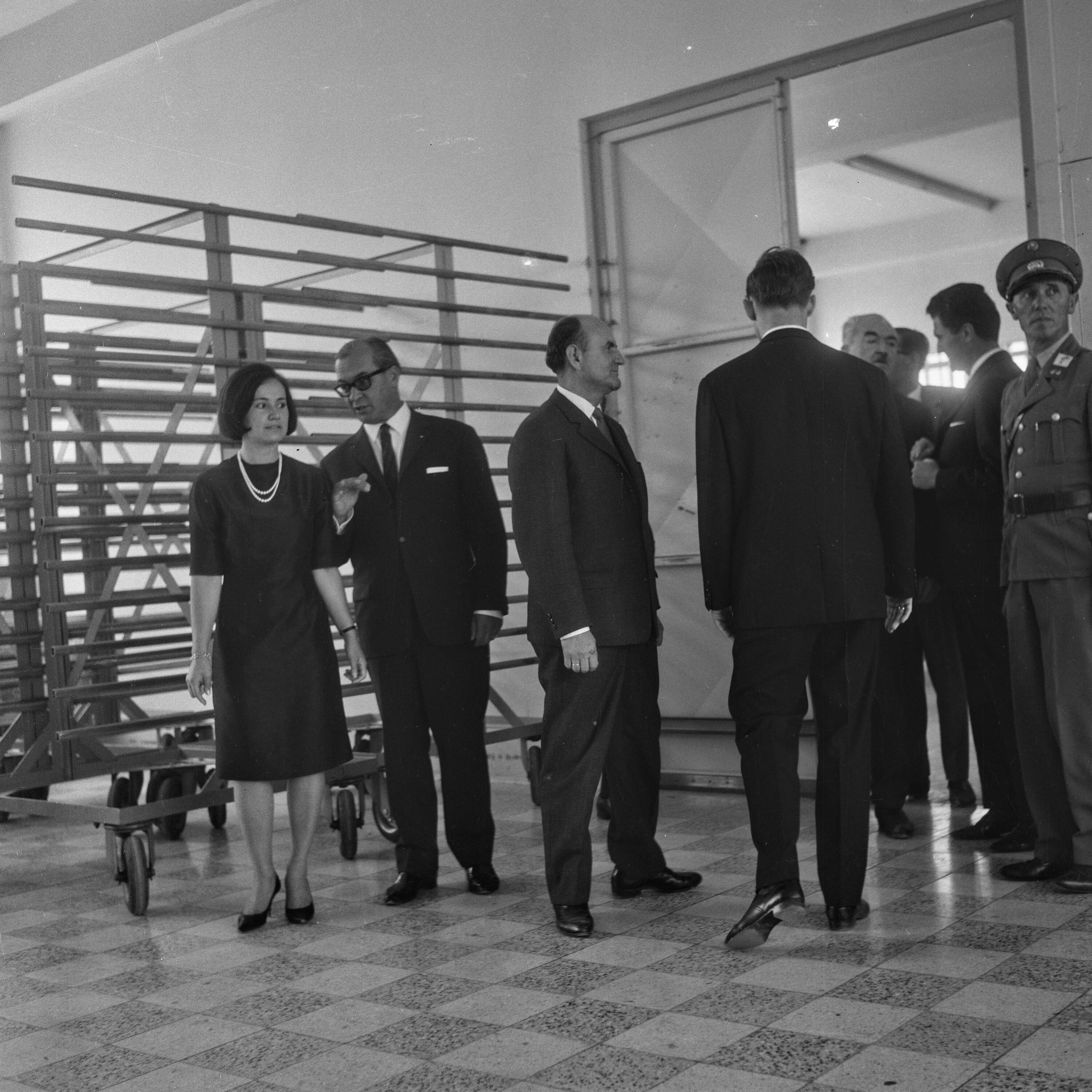 Hohenems Skifabrik Kästle, Besuch von Bundeskanzler Klaus></div>


    <hr>
    <div class=