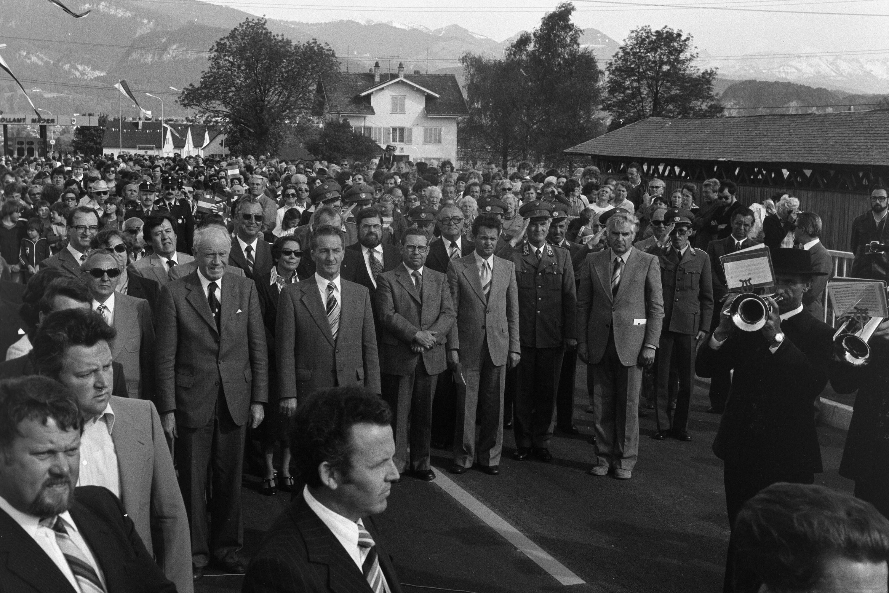 Eröffnung Rheinbrücke Mäder-Kriessern></div>


    <hr>
    <div class=