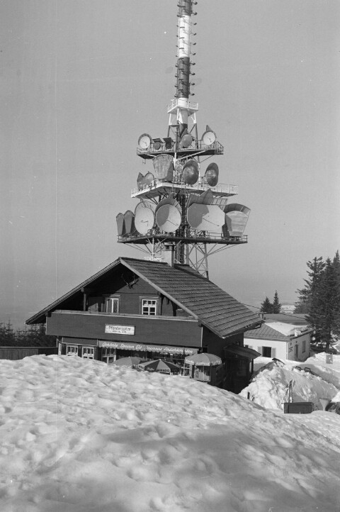 Gasthof Pfänderspitze mit Fernsehturm